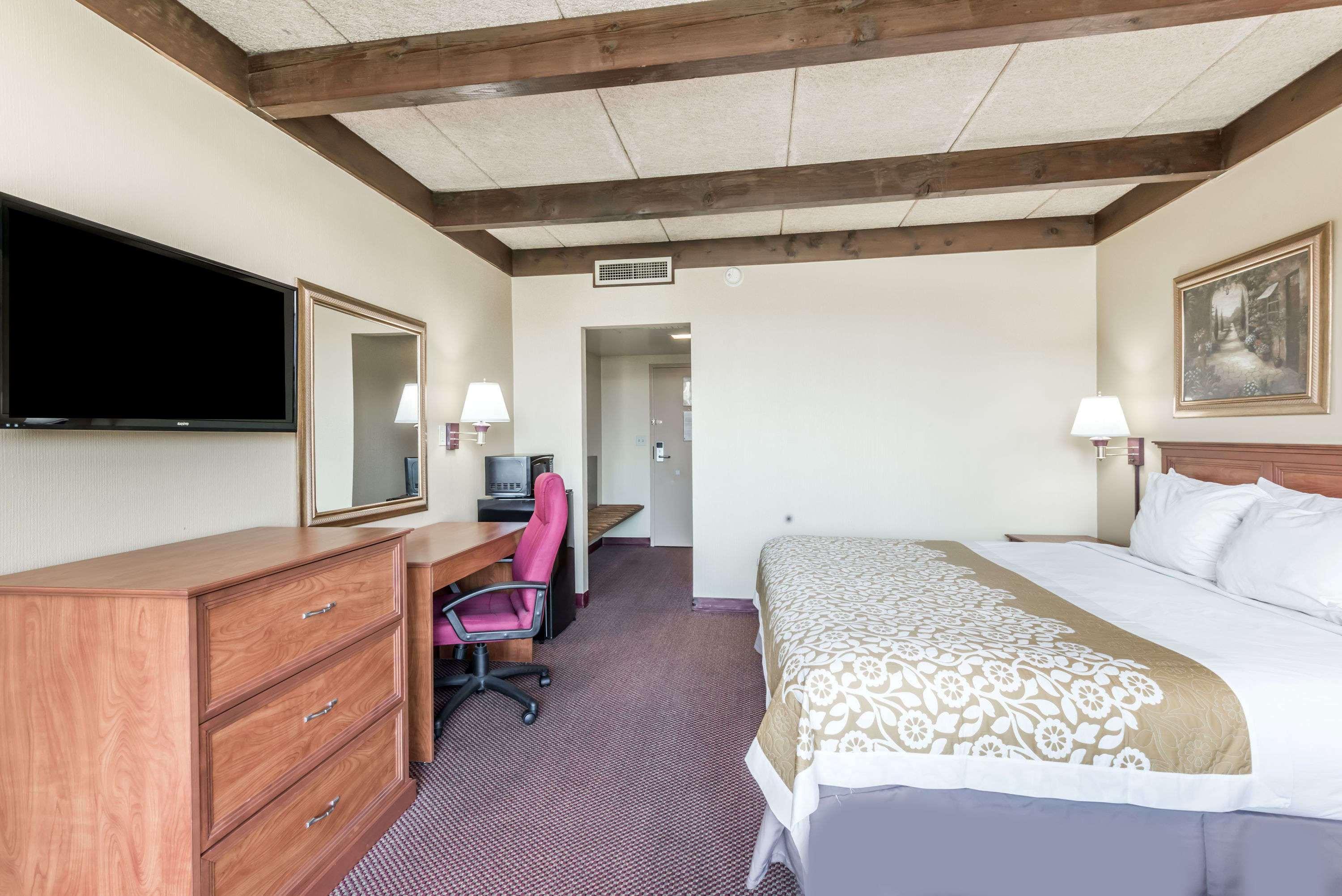 Days Inn Niles — photo 4