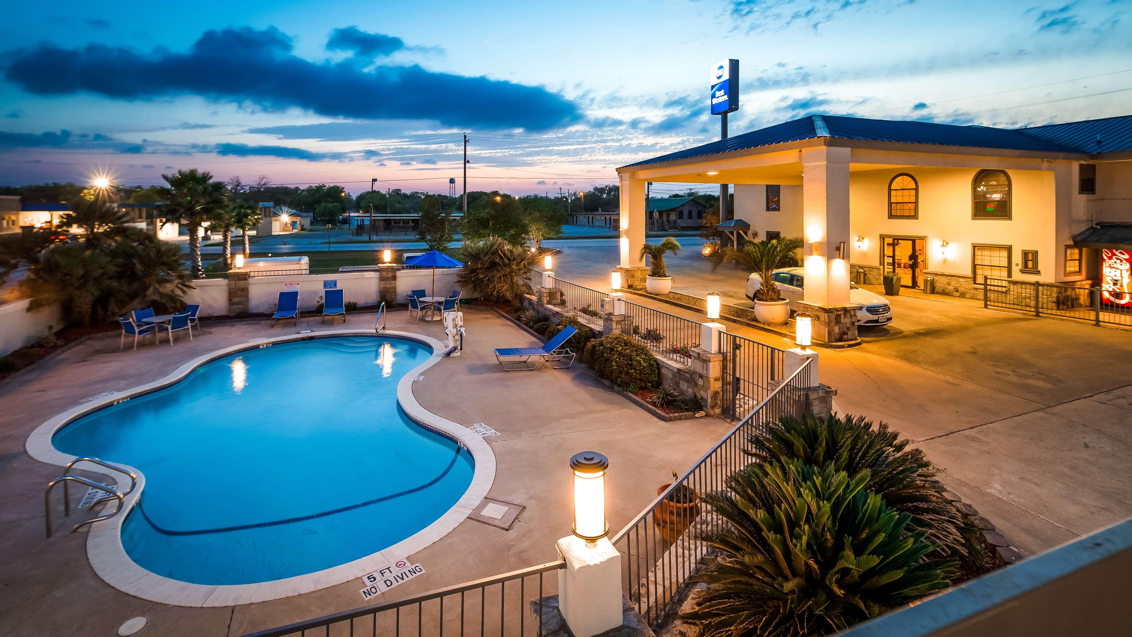 Best Western George West Executive Inn — photo 4
