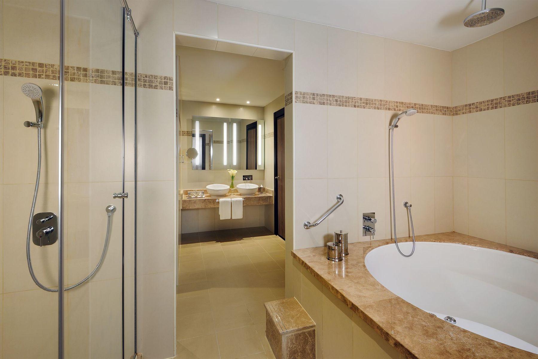 AVANI Deira Dubai Hotel — photo 4