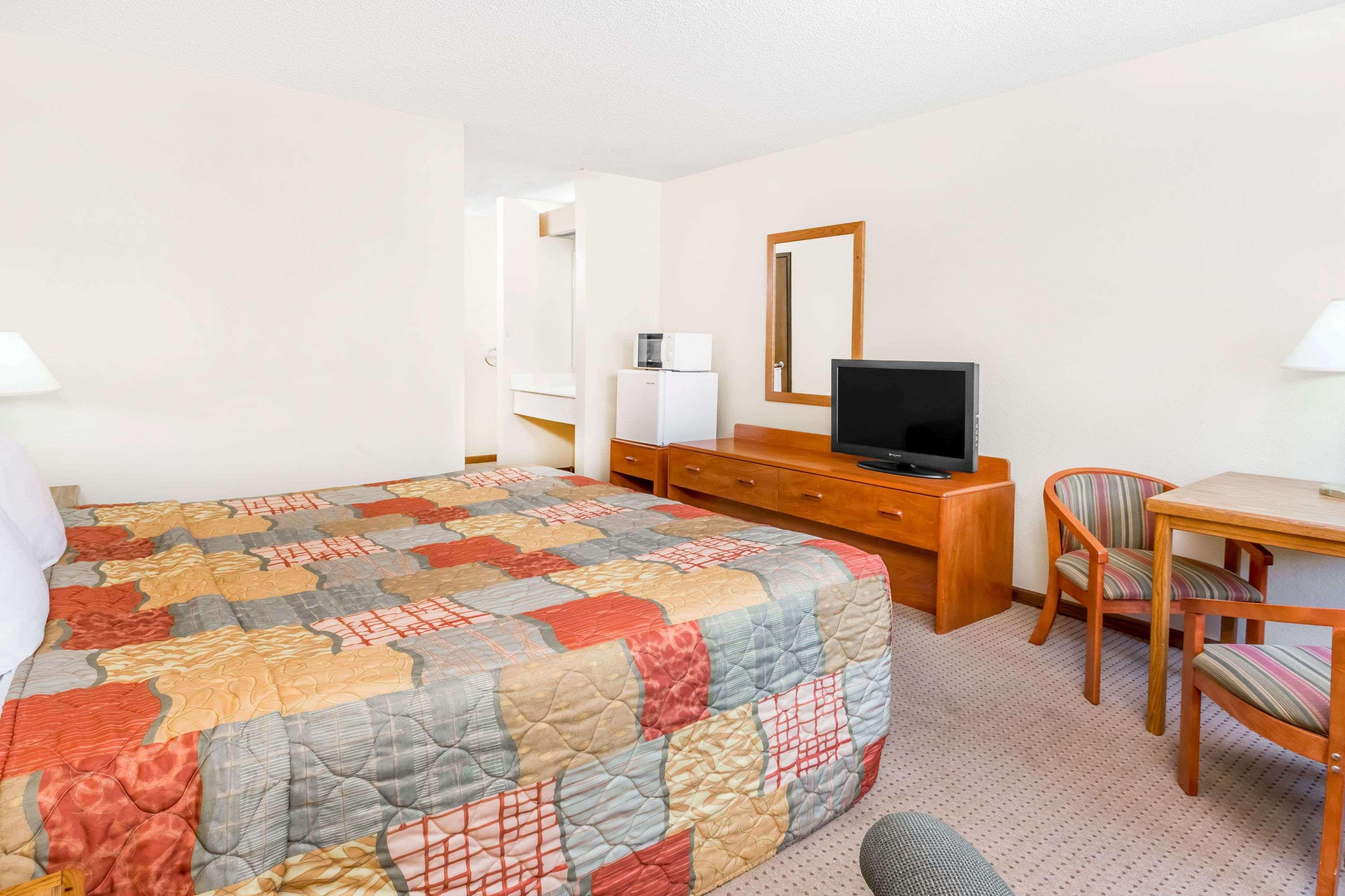 Days Inn Iron Mountain — photo 4