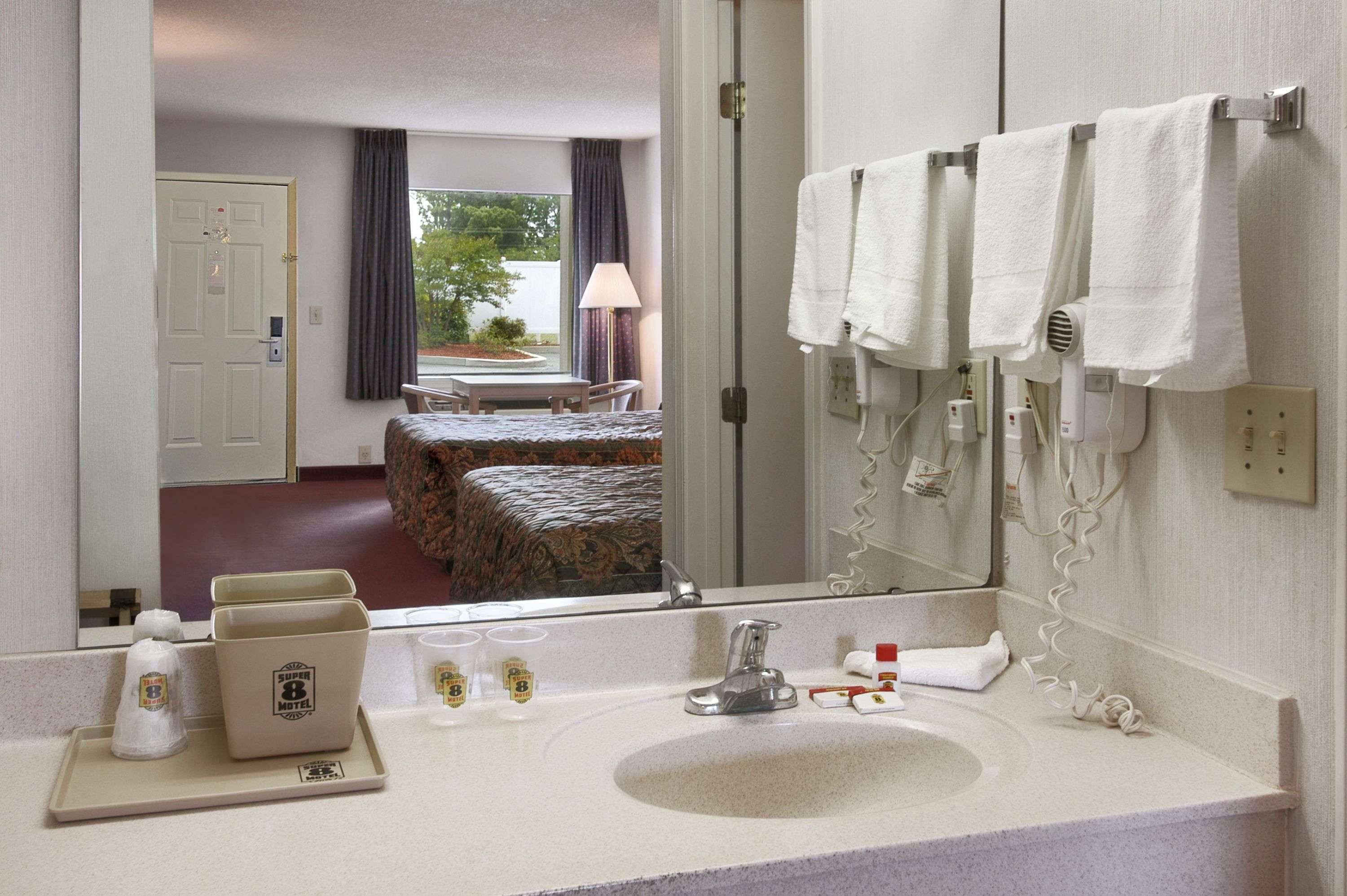 Super 8 by Wyndham Richburg/Chester Area — photo 5