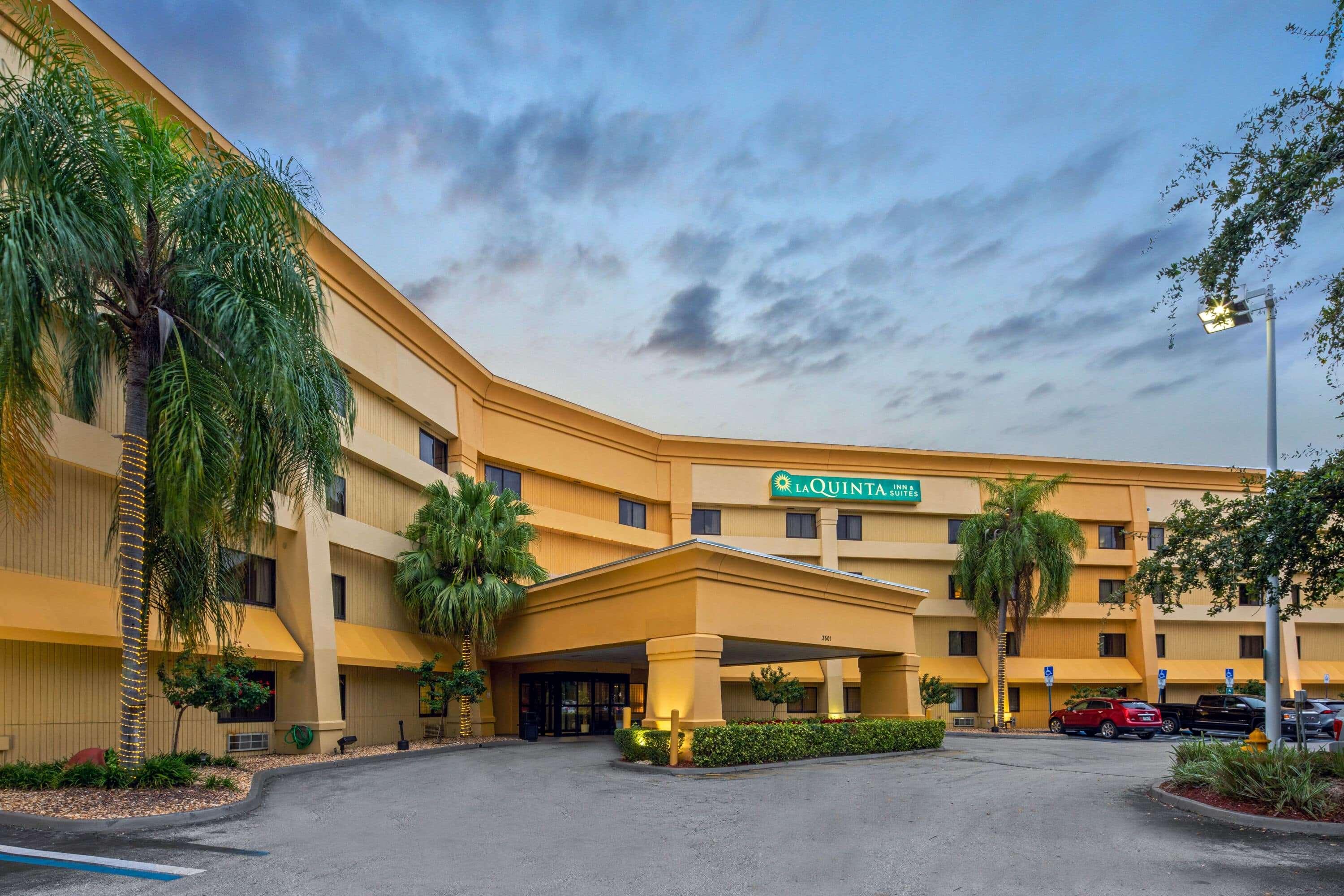 La Quinta Inn & Suites Miami Airport East — photo 4