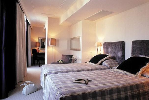 Warwick Paris — photo 5