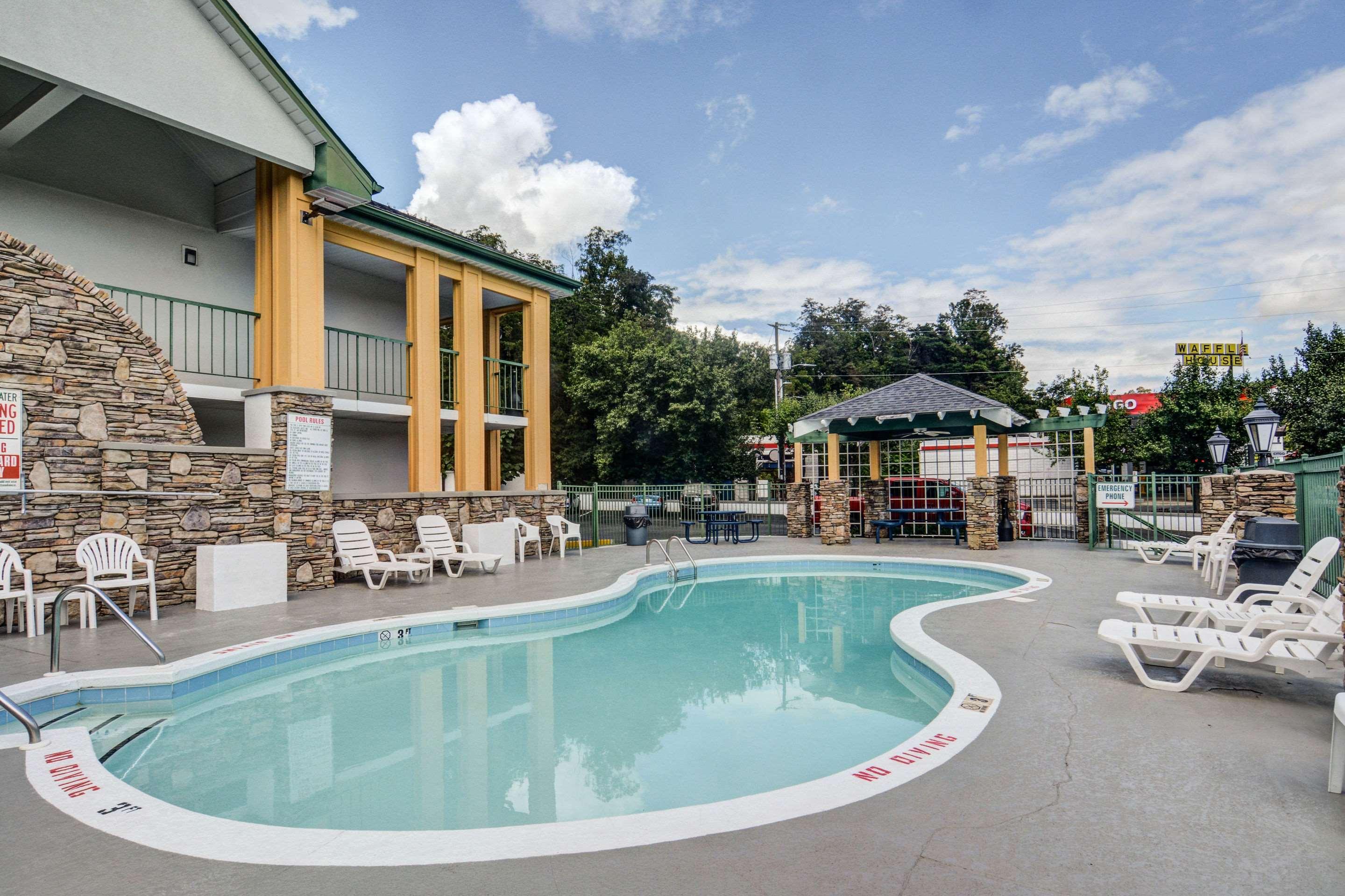 Quality Inn & Suites Biltmore East — photo 5