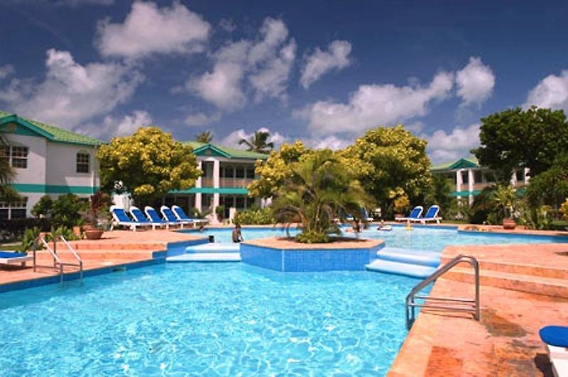 Banyan Bay Suites — photo 3