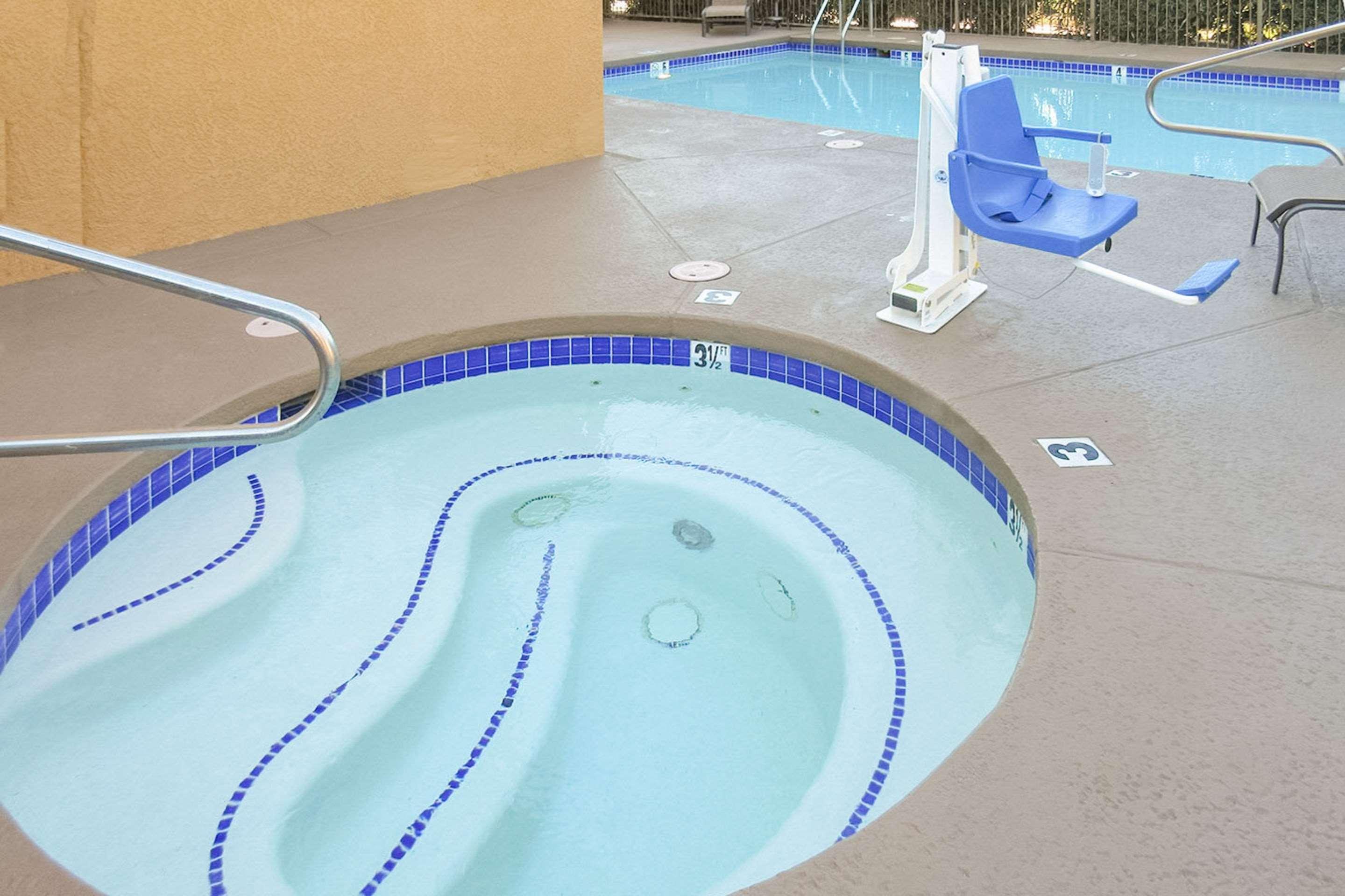 Comfort Inn & Suites Tucson — photo 4