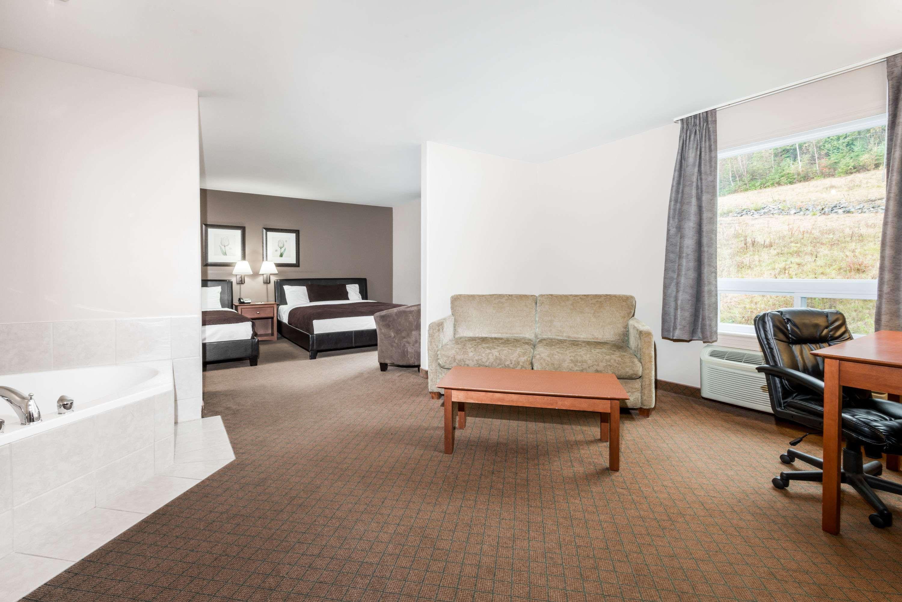 Super 8 by Wyndham Sainte Agathe Des Monts — photo 4