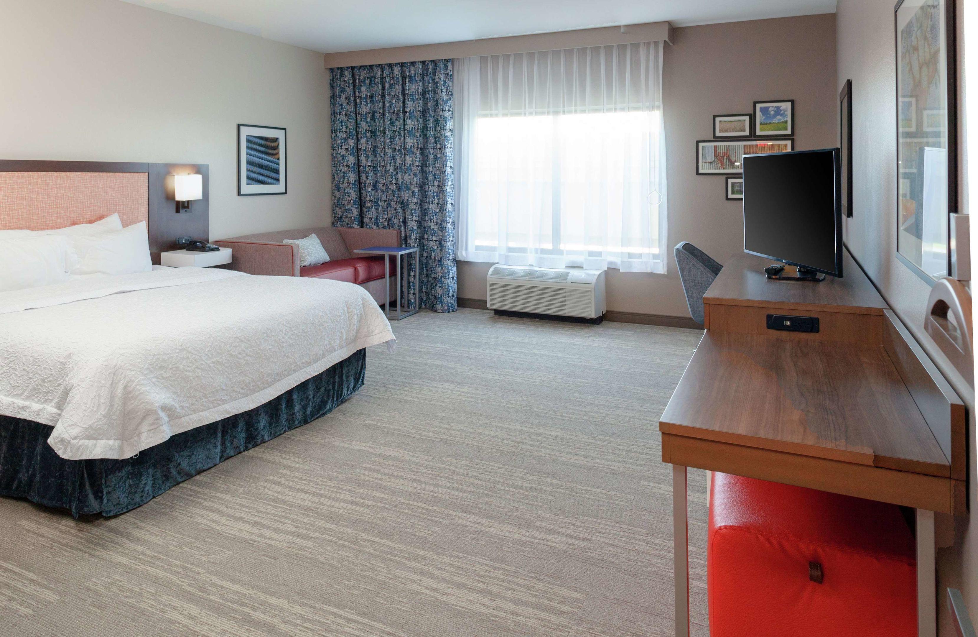 Hampton Inn & Suites Overland Park South — photo 4