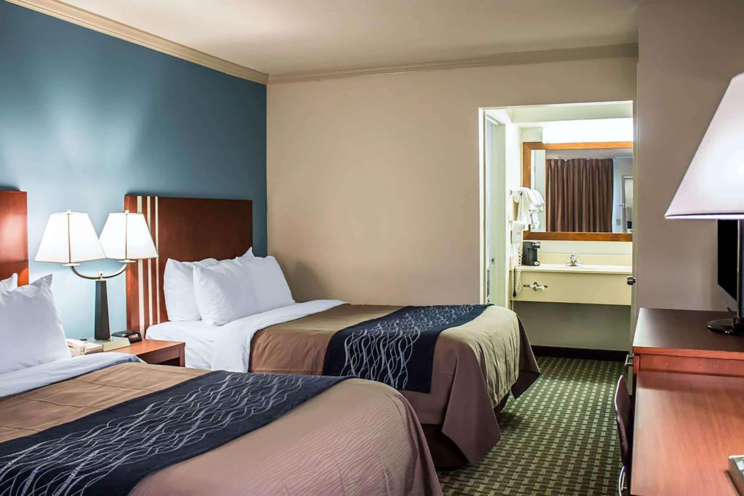 Days Inn by Wyndham Austintown — photo 5