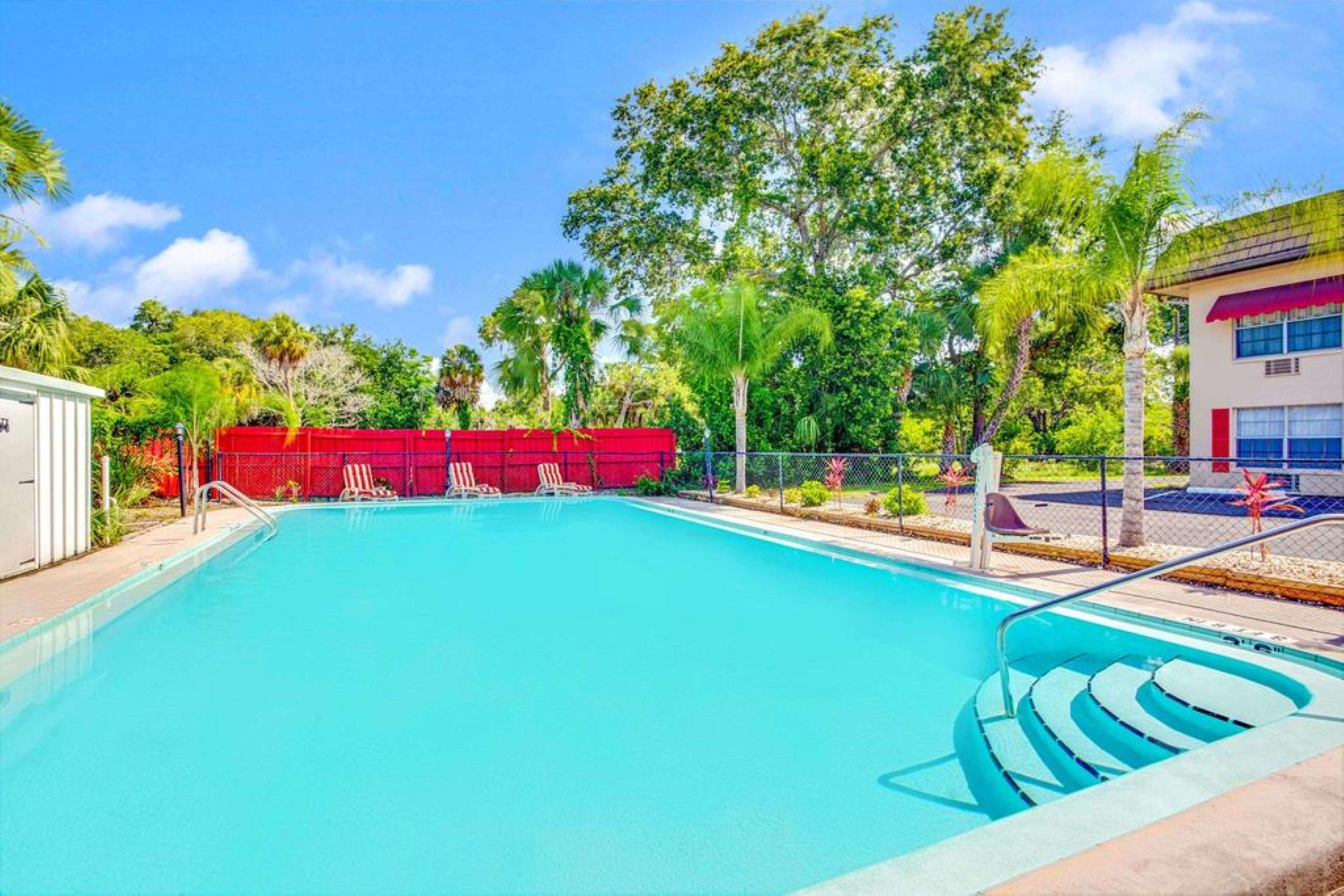 Knights Inn Sarasota — photo 4