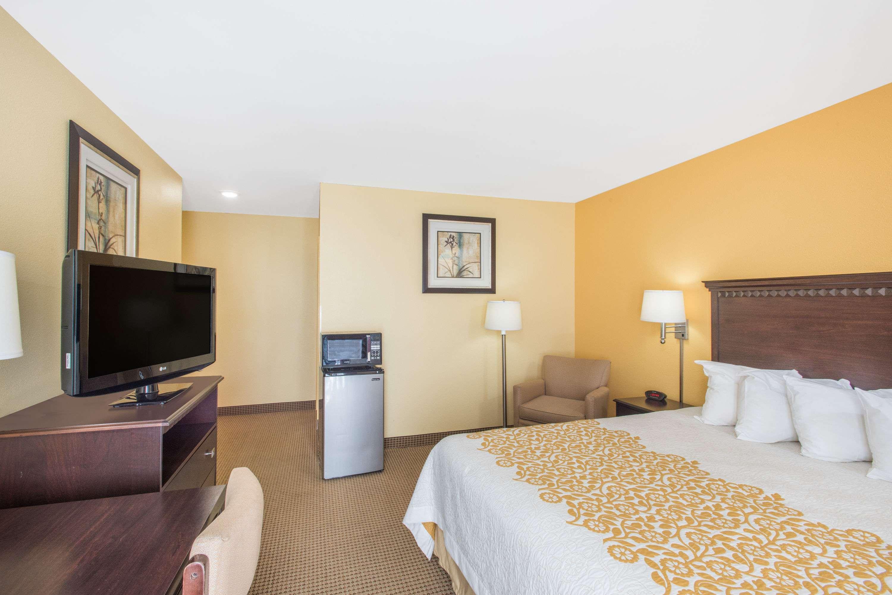 Days Inn Colchester Burlington — photo 4