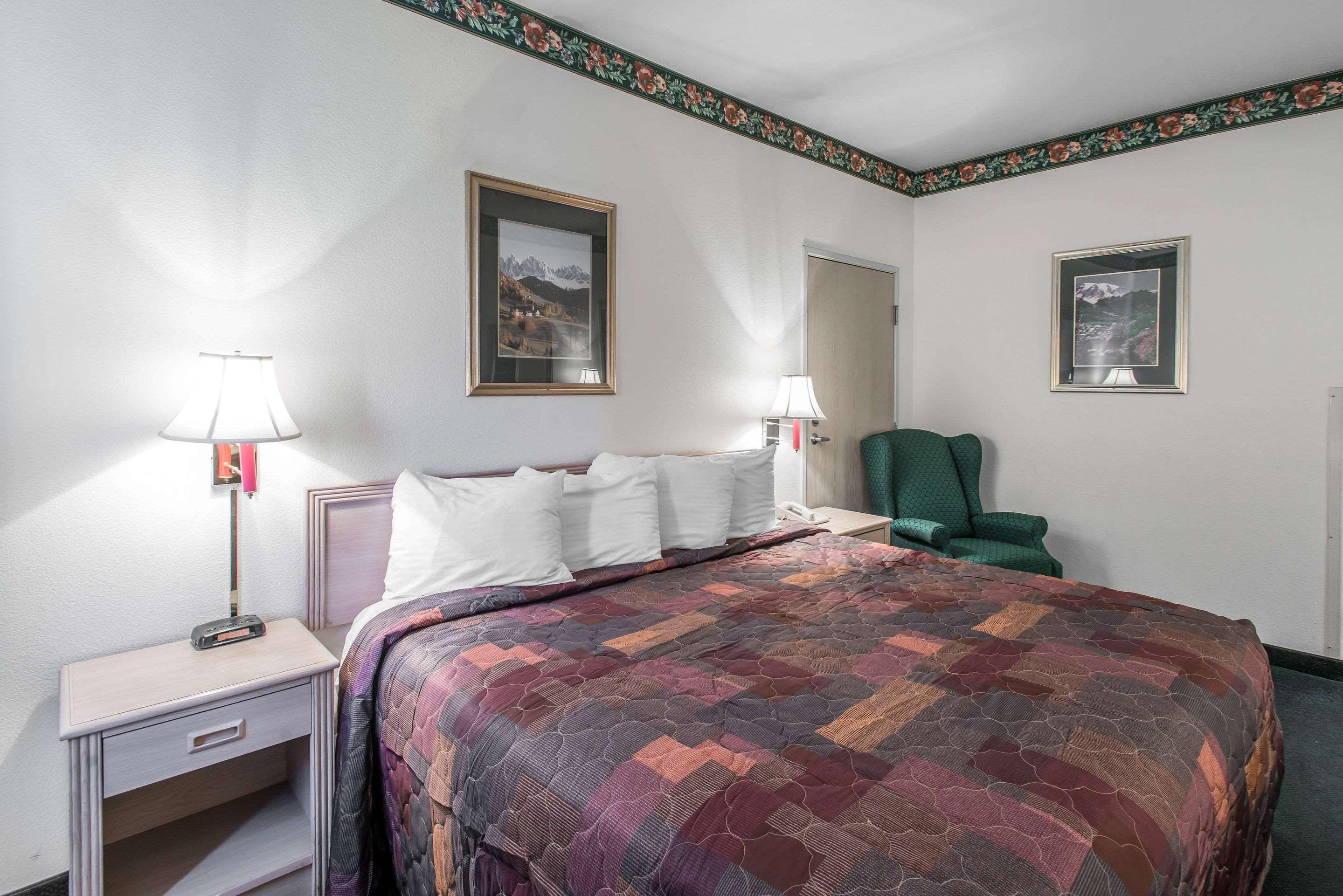 Rodeway Inn Loveland — photo 4