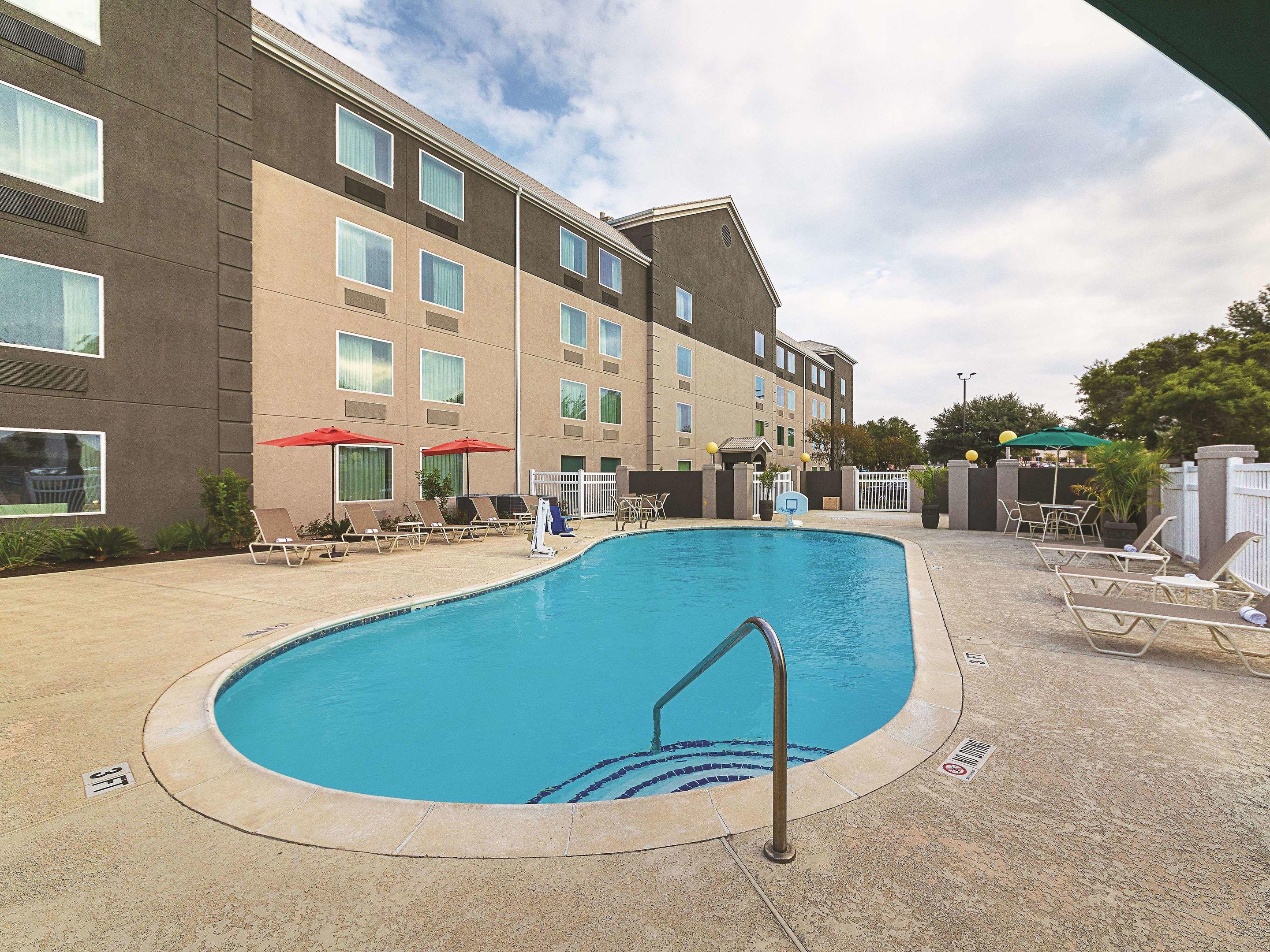 La Quinta Inn & Suites Round Rock South — photo 5