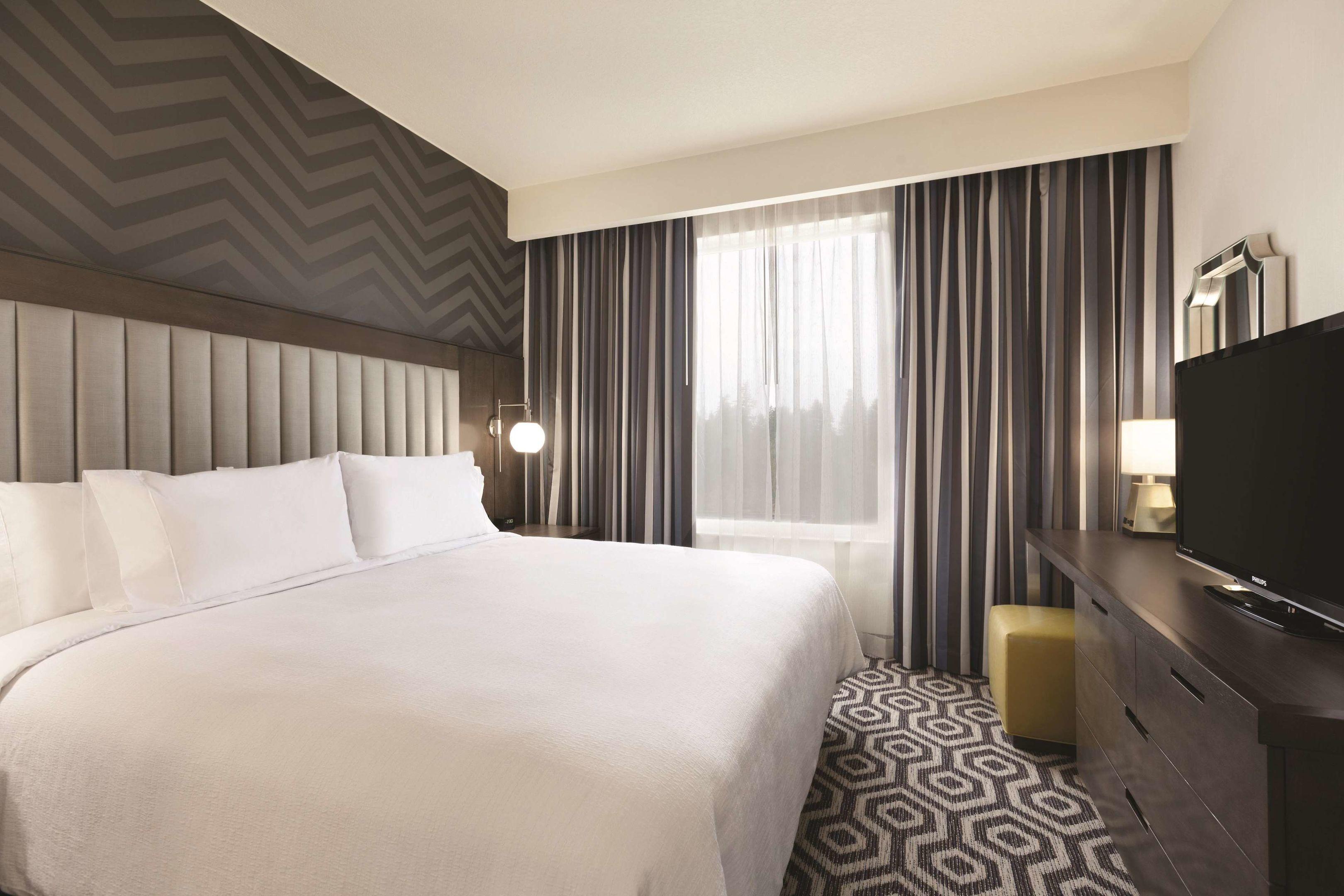 Embassy Suites Portland/Hillsboro — photo 4
