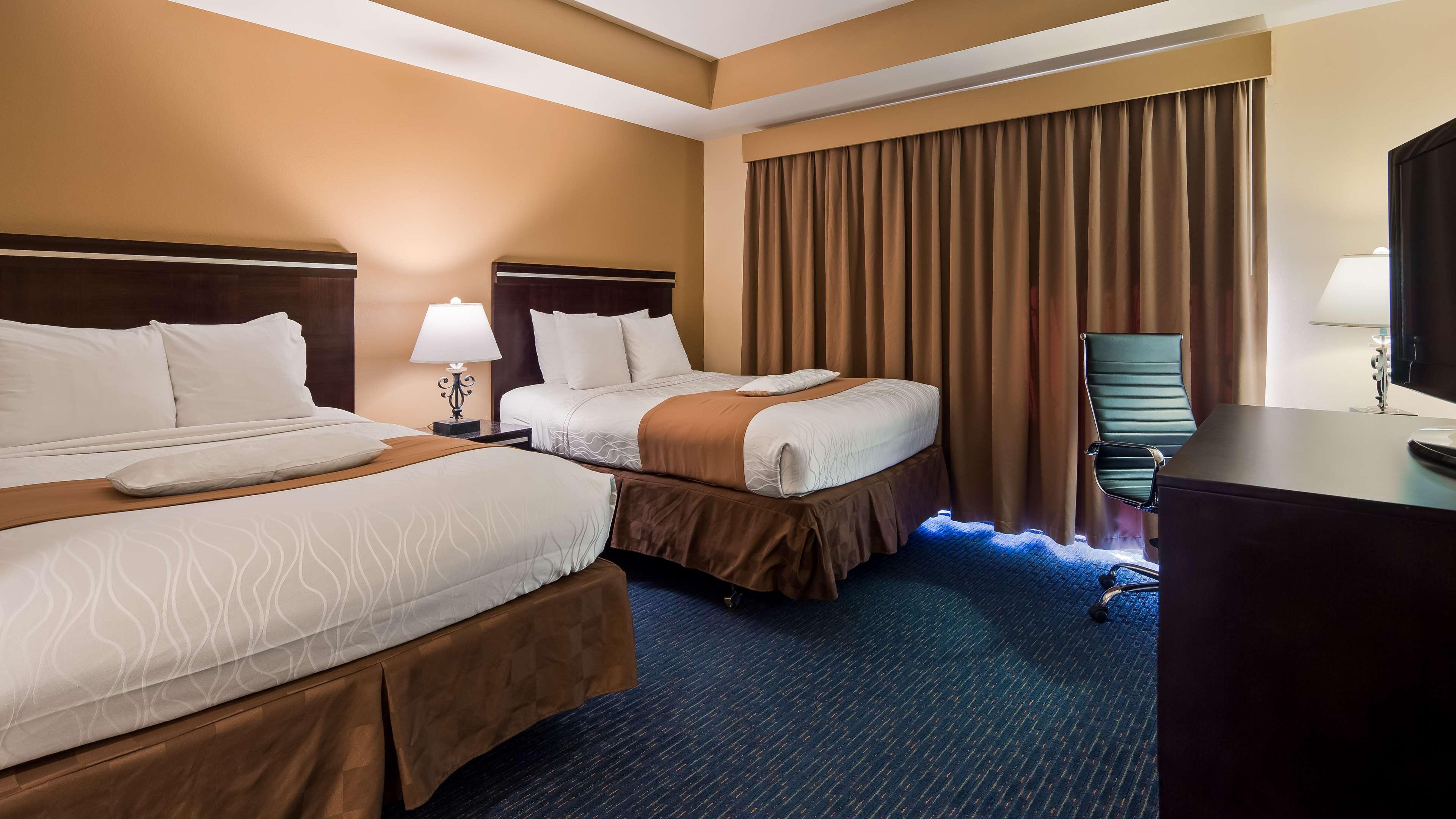 Best Western Plus Palm Desert Resort — photo 4