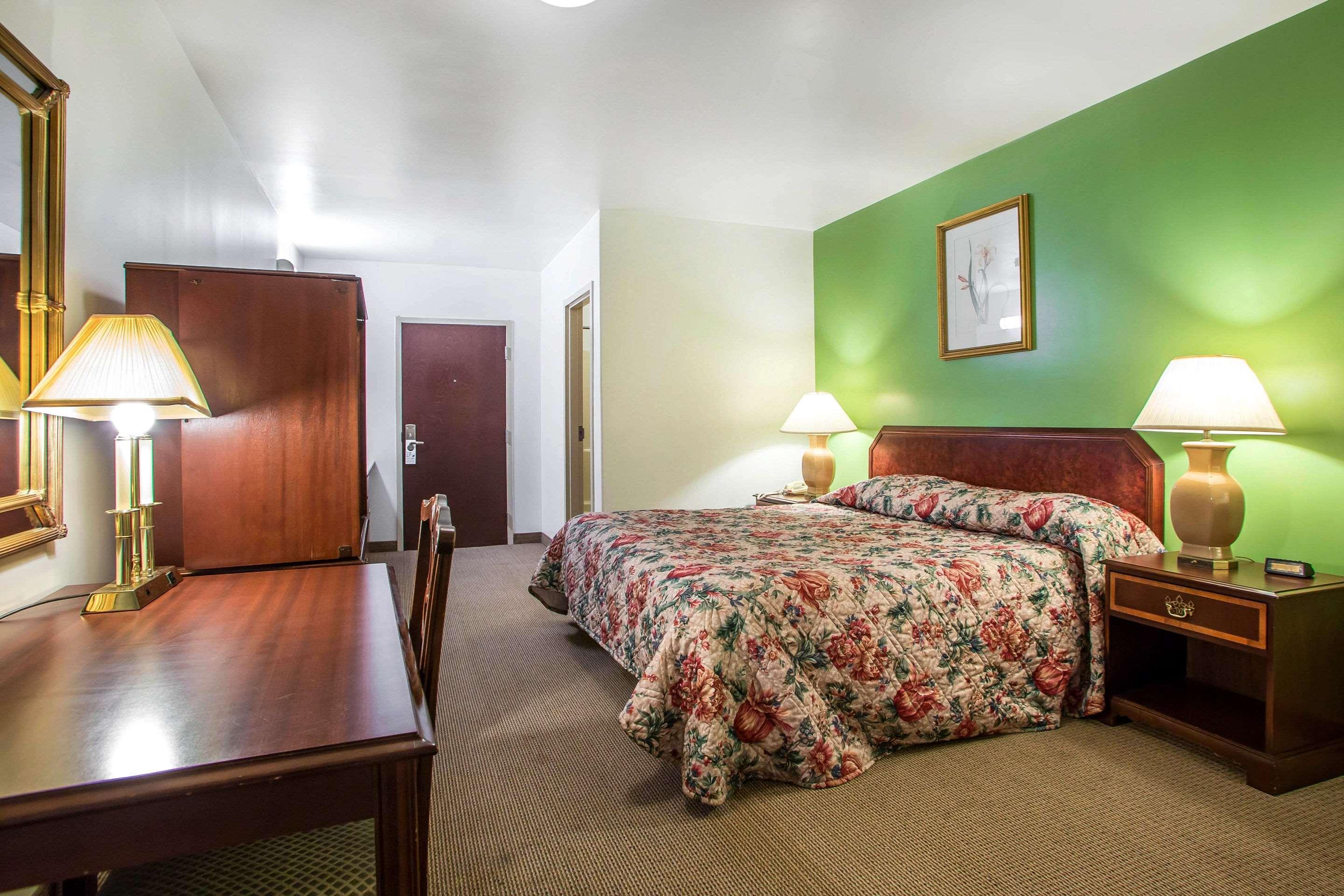 Rodeway Inn Paradise — photo 4