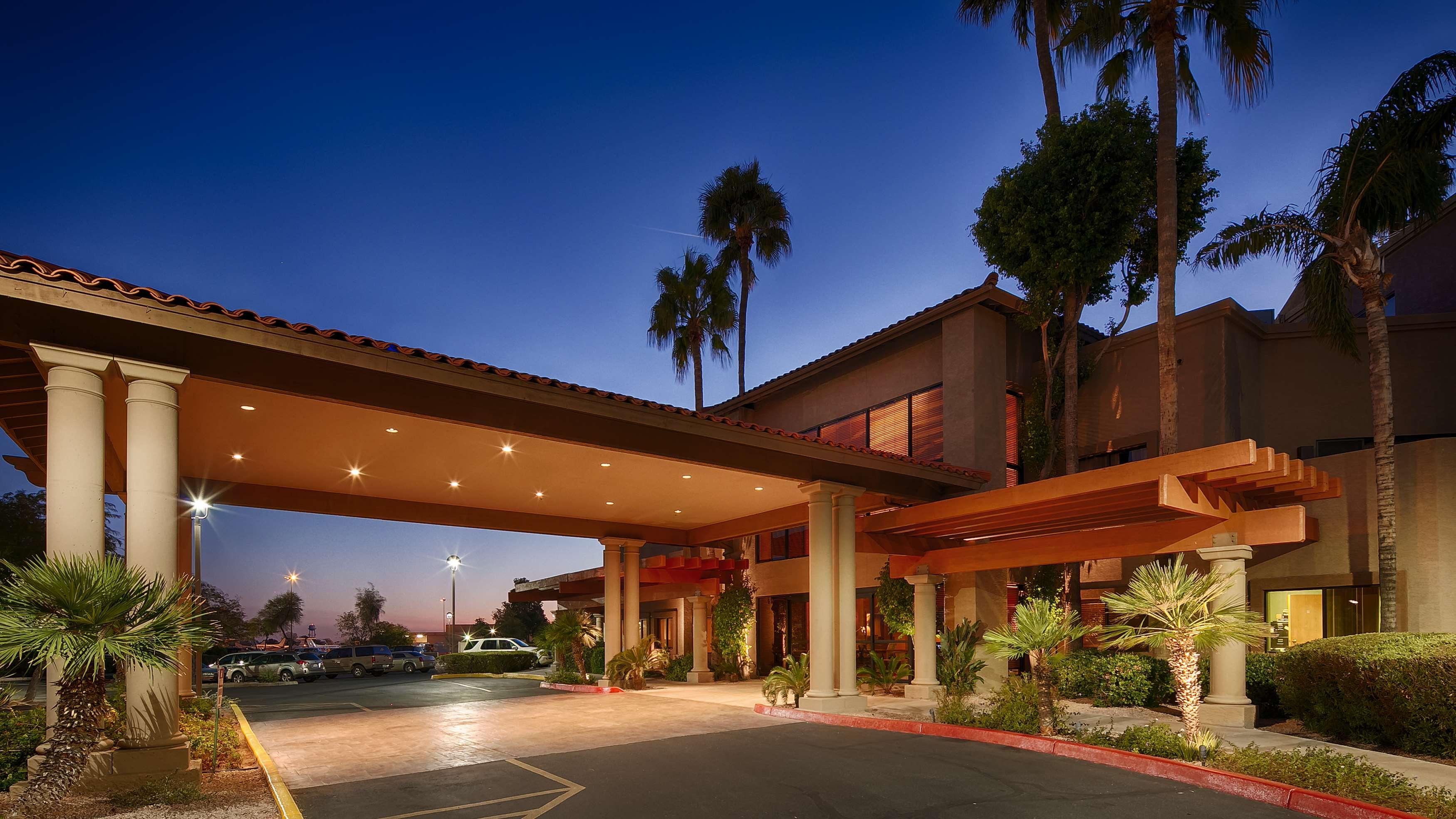 Best Western Plus Scottsdale Thunderbird Suites