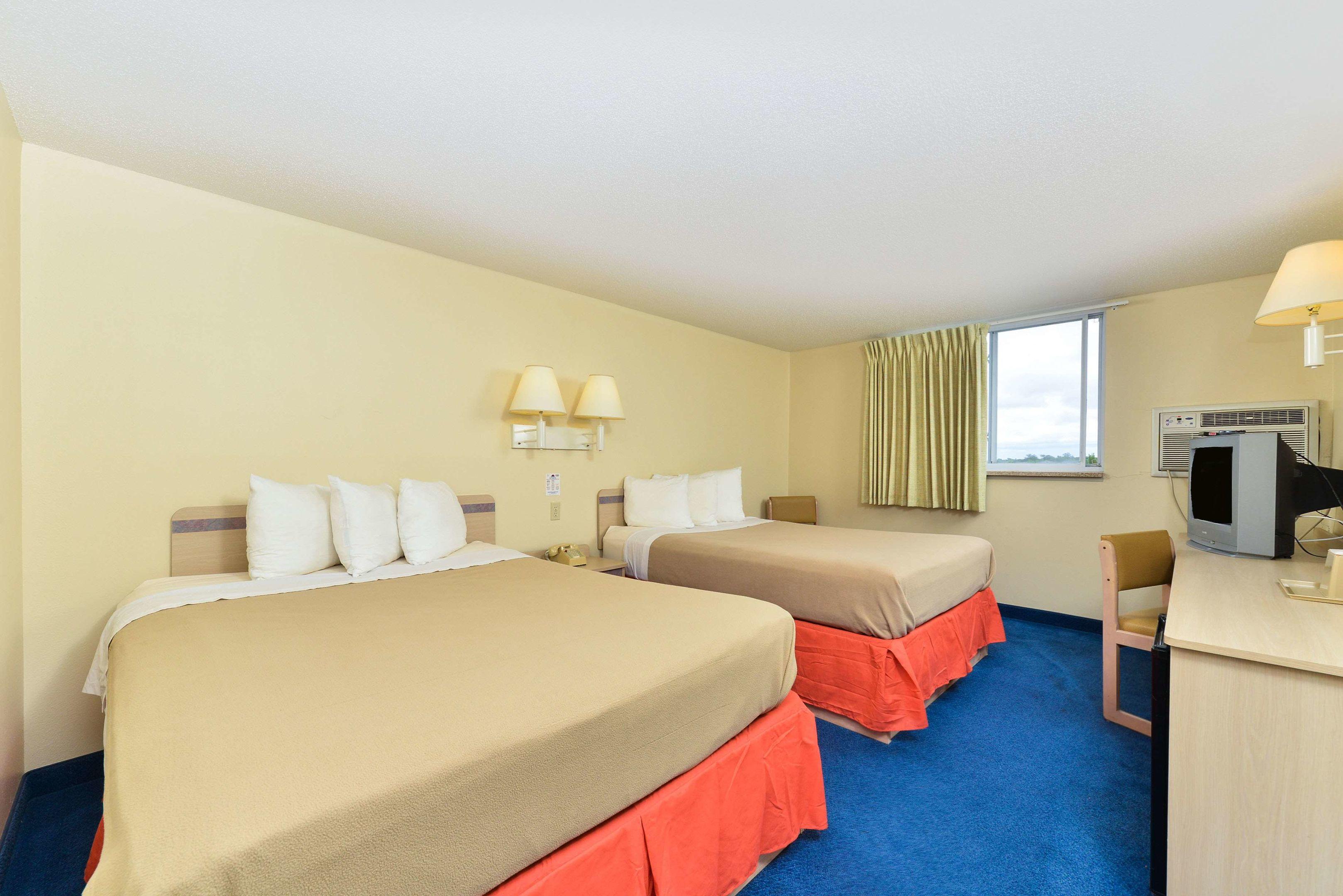 Americas Best Value Inn Jefferson City — photo 3