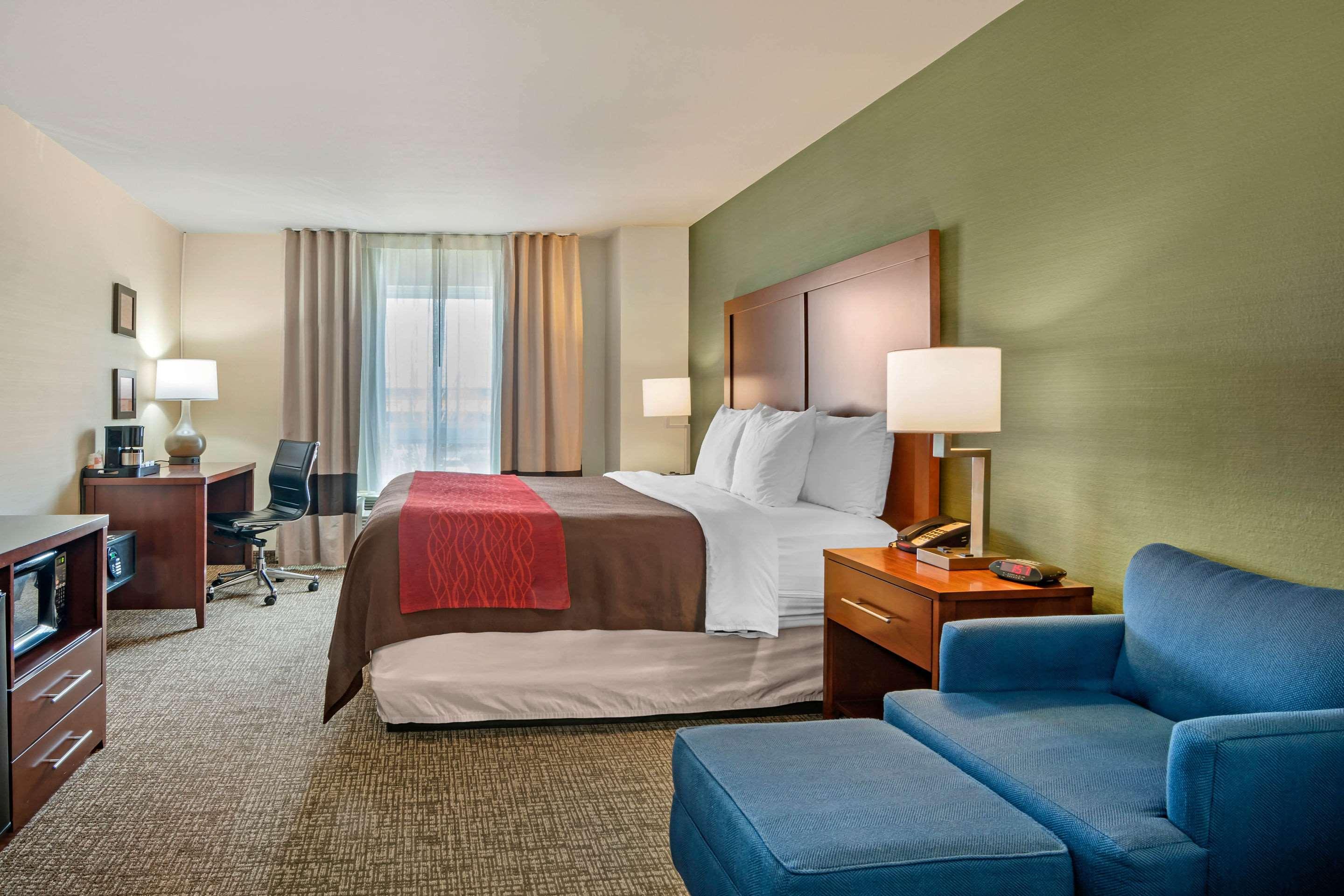 Comfort Inn & Suites — photo 5