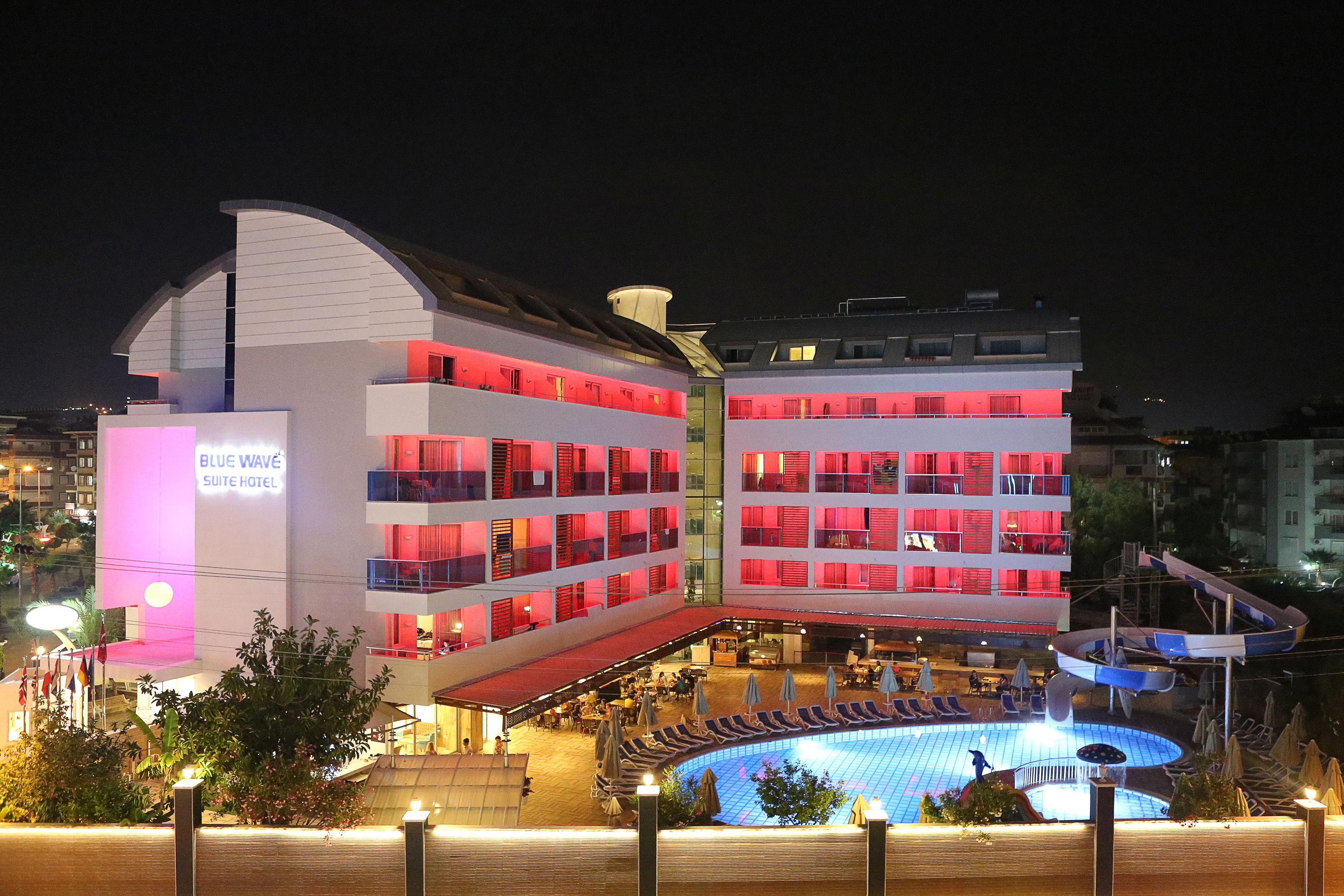 Blue Wave Suite Hotel — photo 4