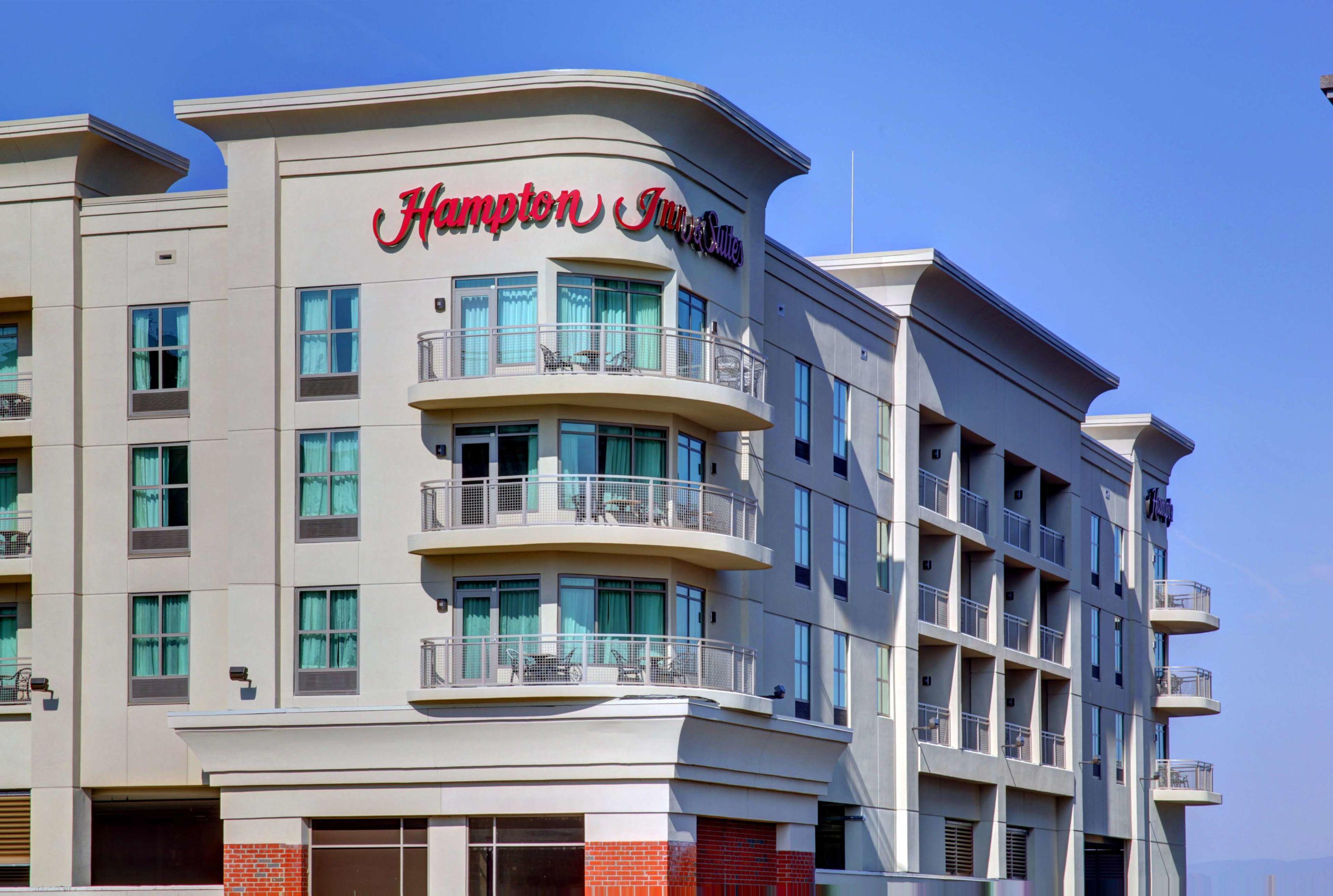 Hampton Inn and Suites Roanoke Downtown — photo 5