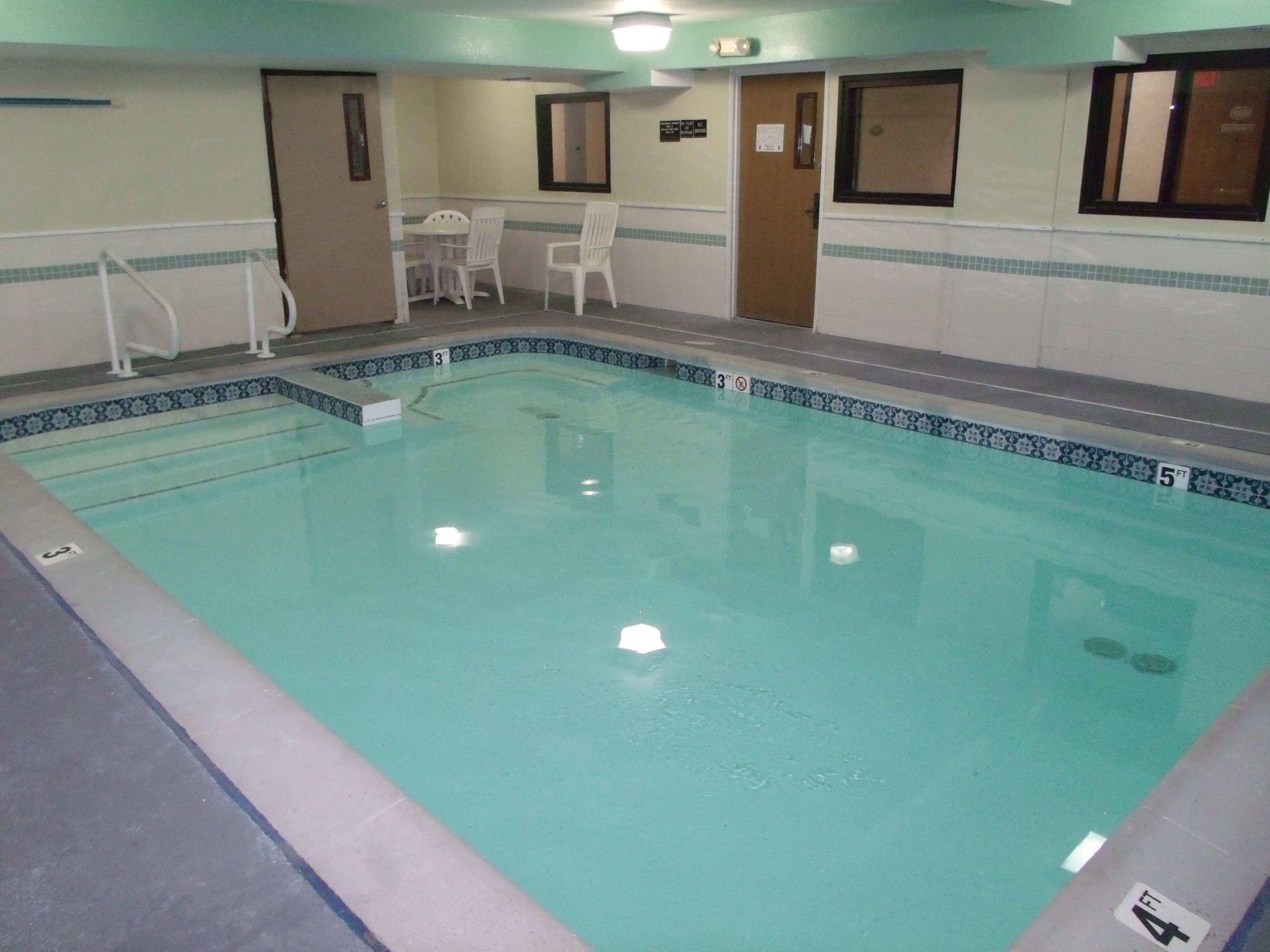 Americas Best Value Inn & Suites Harrisonville — photo 5