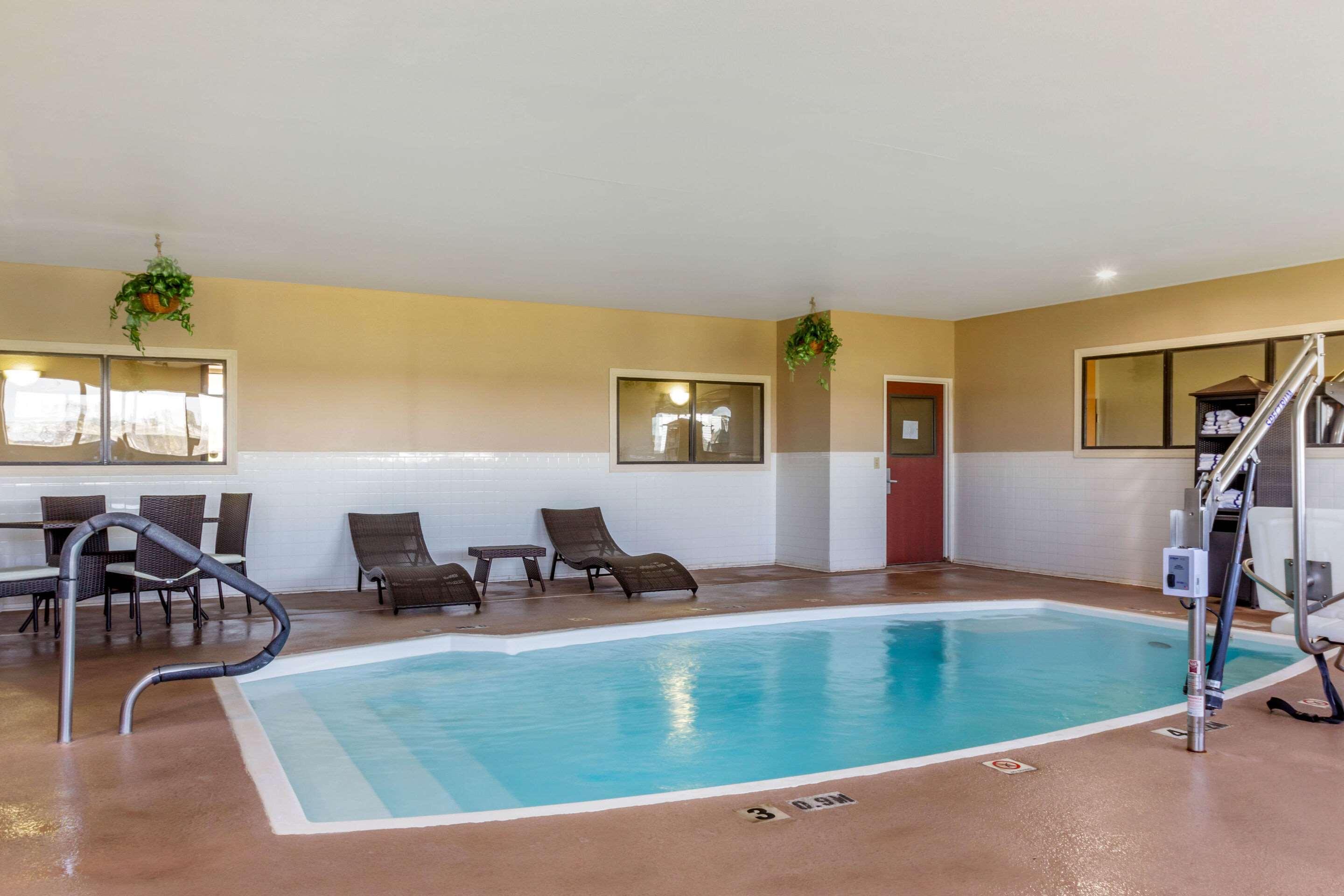 Comfort Suites Plainview — photo 4