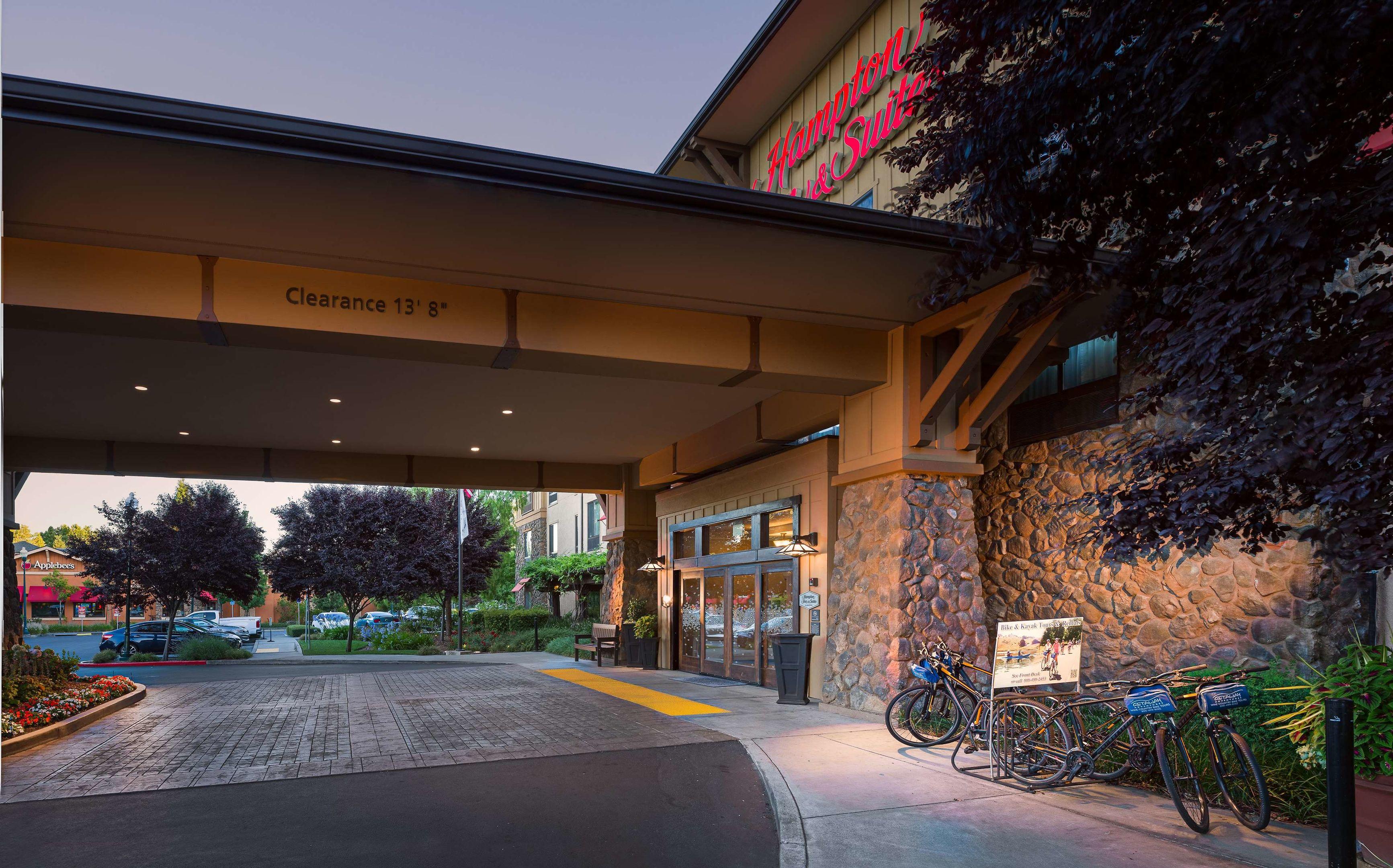 Hampton Inn & Suites Windsor- Sonoma Wine Country — photo 4