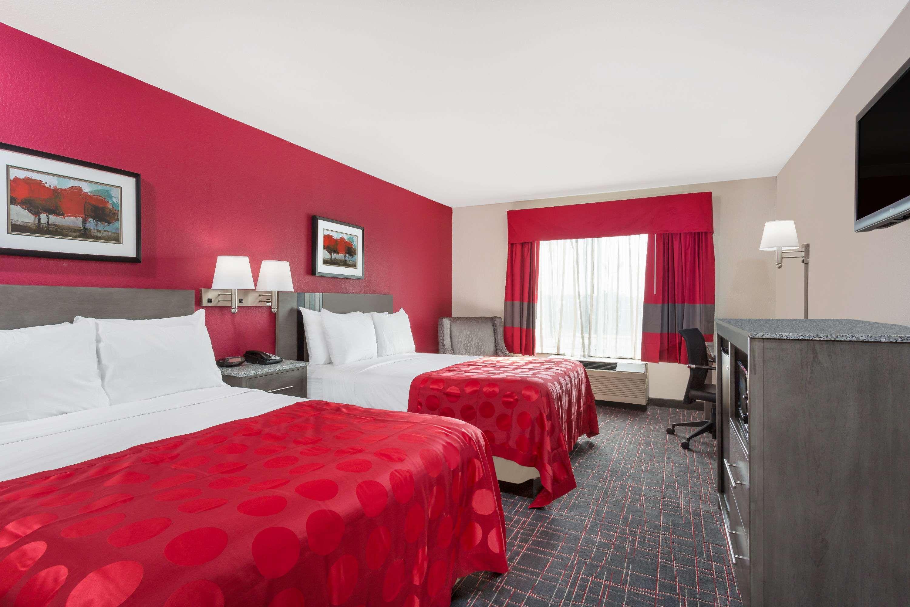Ramada by Wyndham Greensboro — photo 4