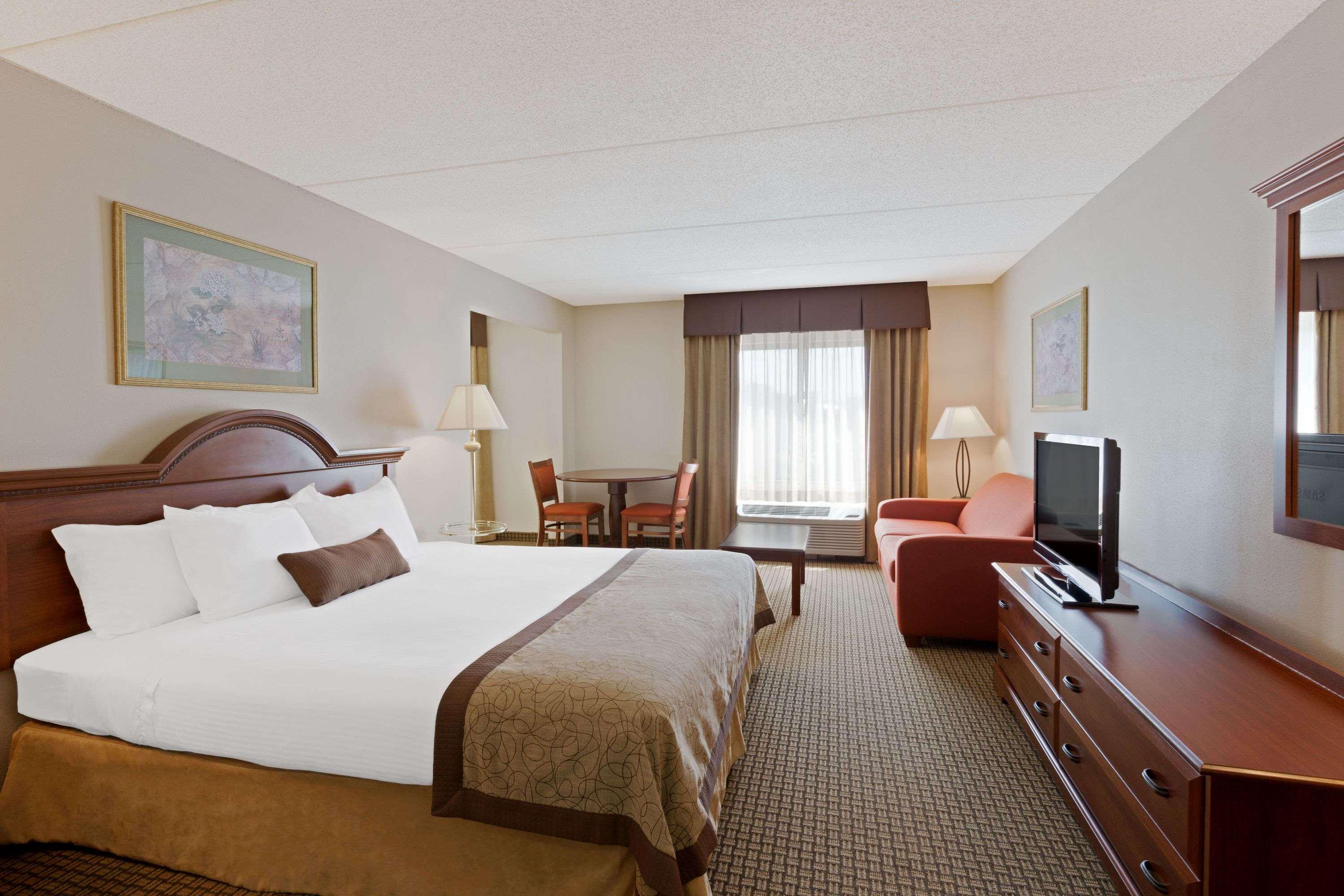 Wingate by Wyndham - Charlotte Airport — photo 5