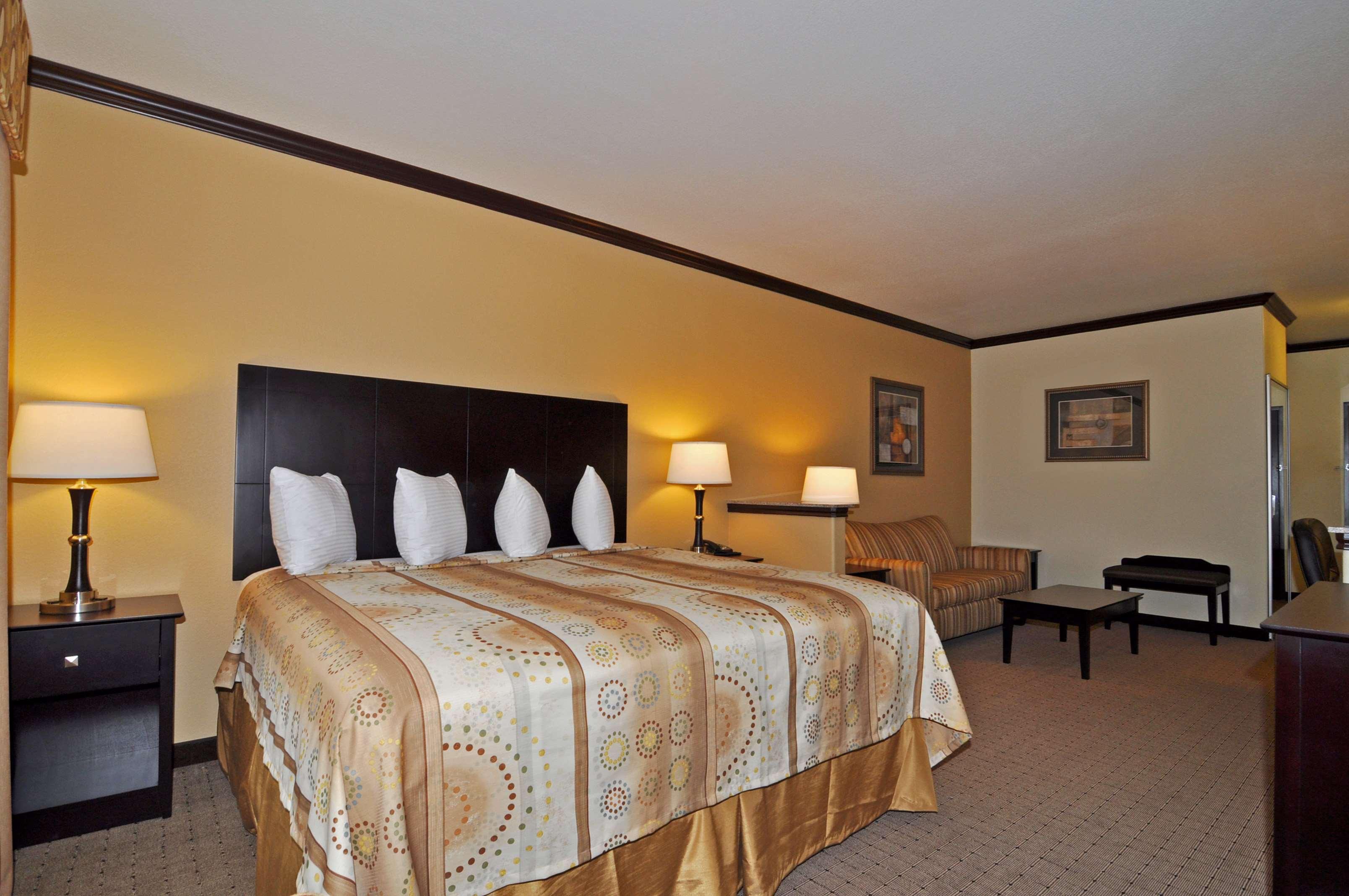 Best Western Plus Royal Mountain Inn & Suites — photo 5