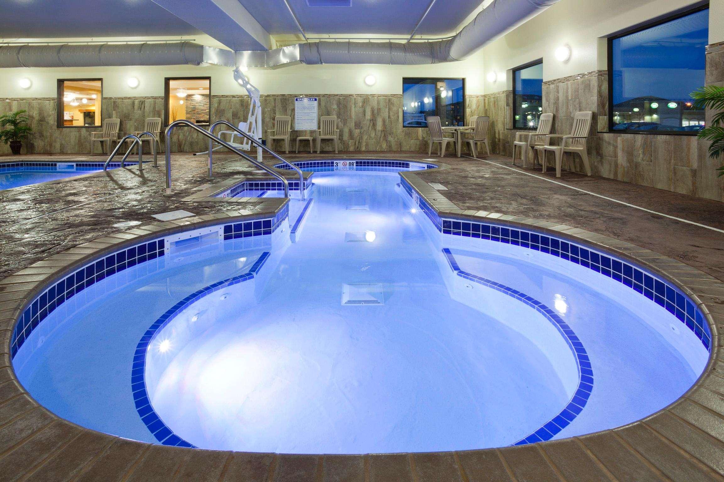 Expressway Suites of Grand Forks — photo 3