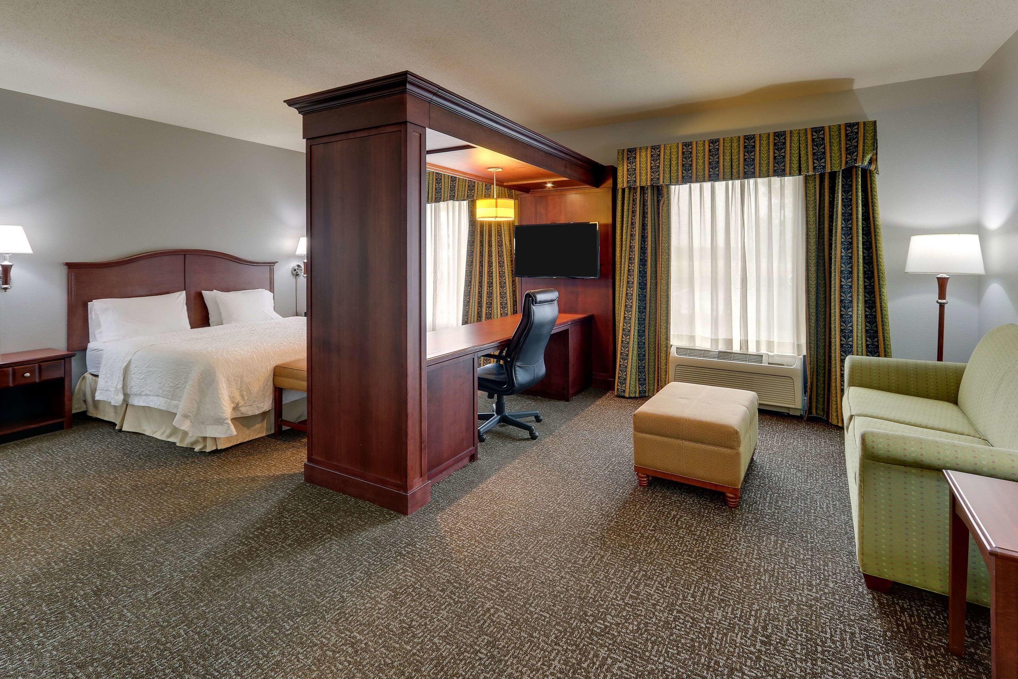 Hampton Inn & Suites Indianapolis-Airport — photo 5