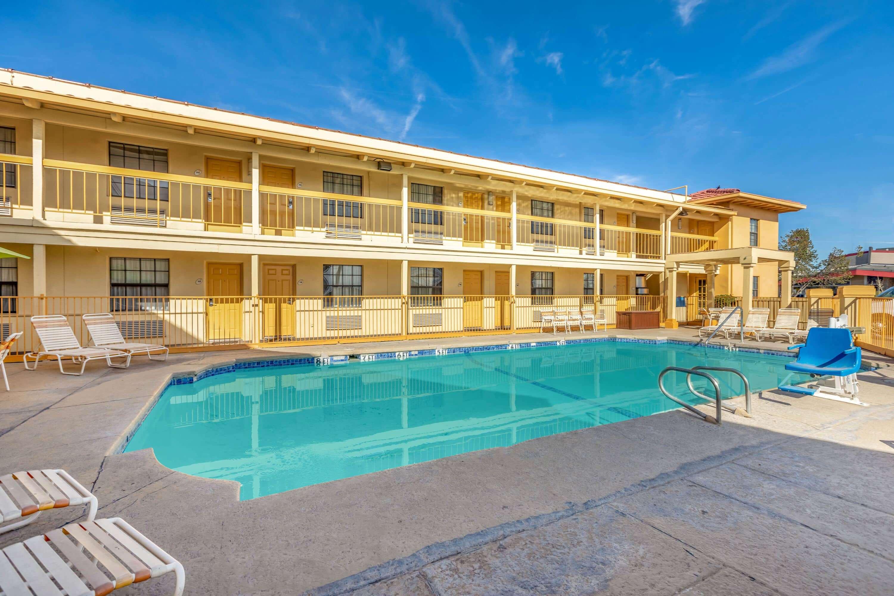 La Quinta Inn by Wyndham El Paso Airport — photo 5