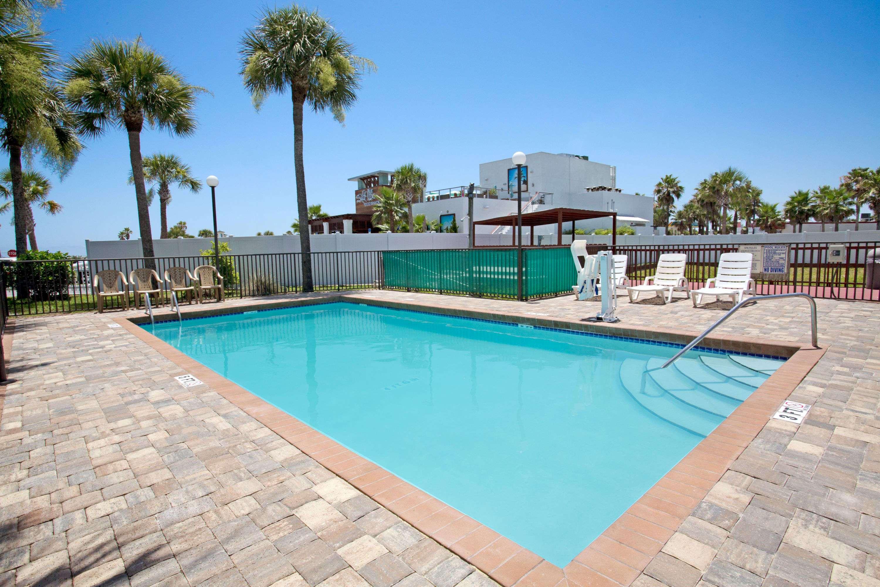 Super 8 by Wyndham St. Augustine Beach — photo 4