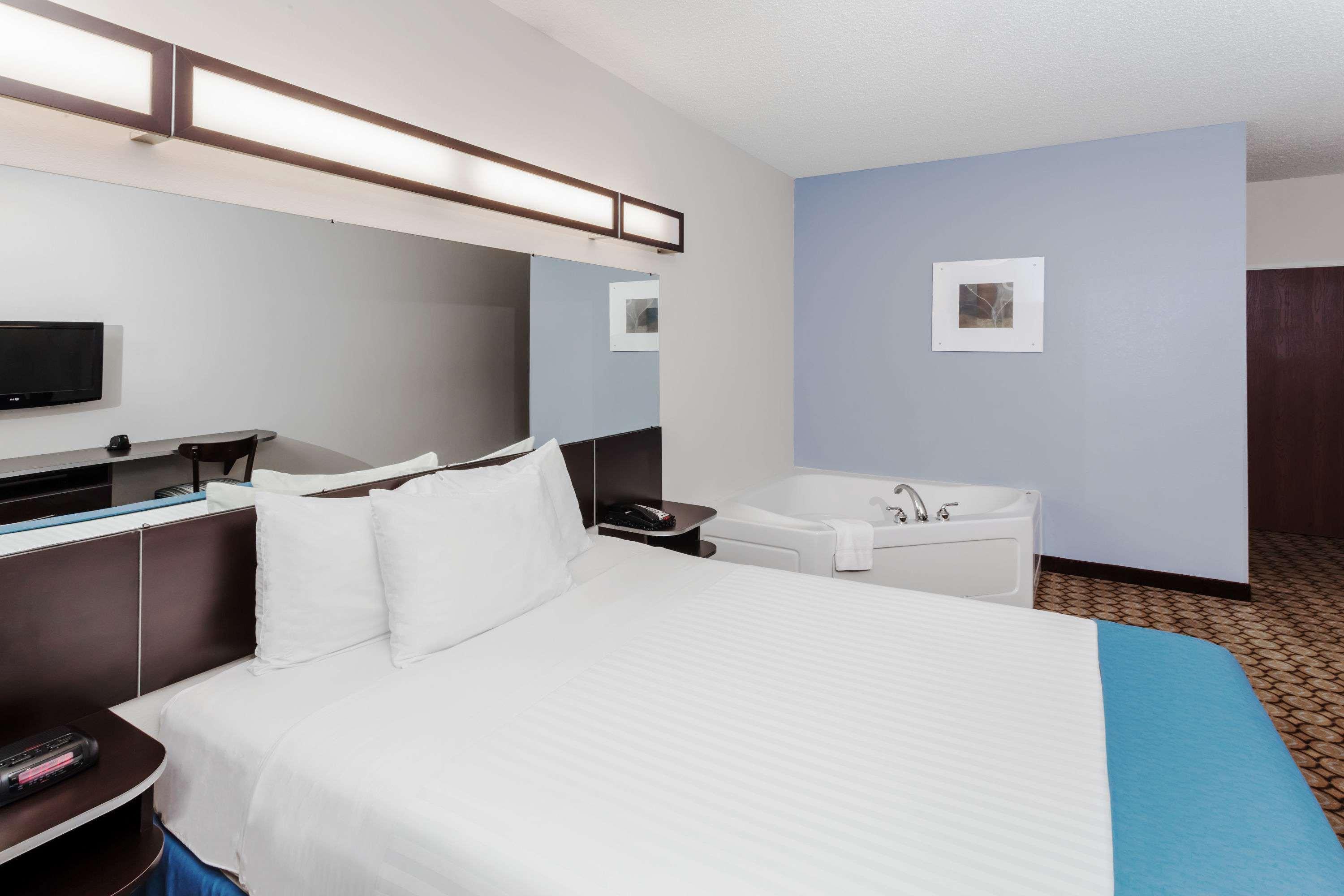 Microtel Inn And Suites Elkhart — photo 4