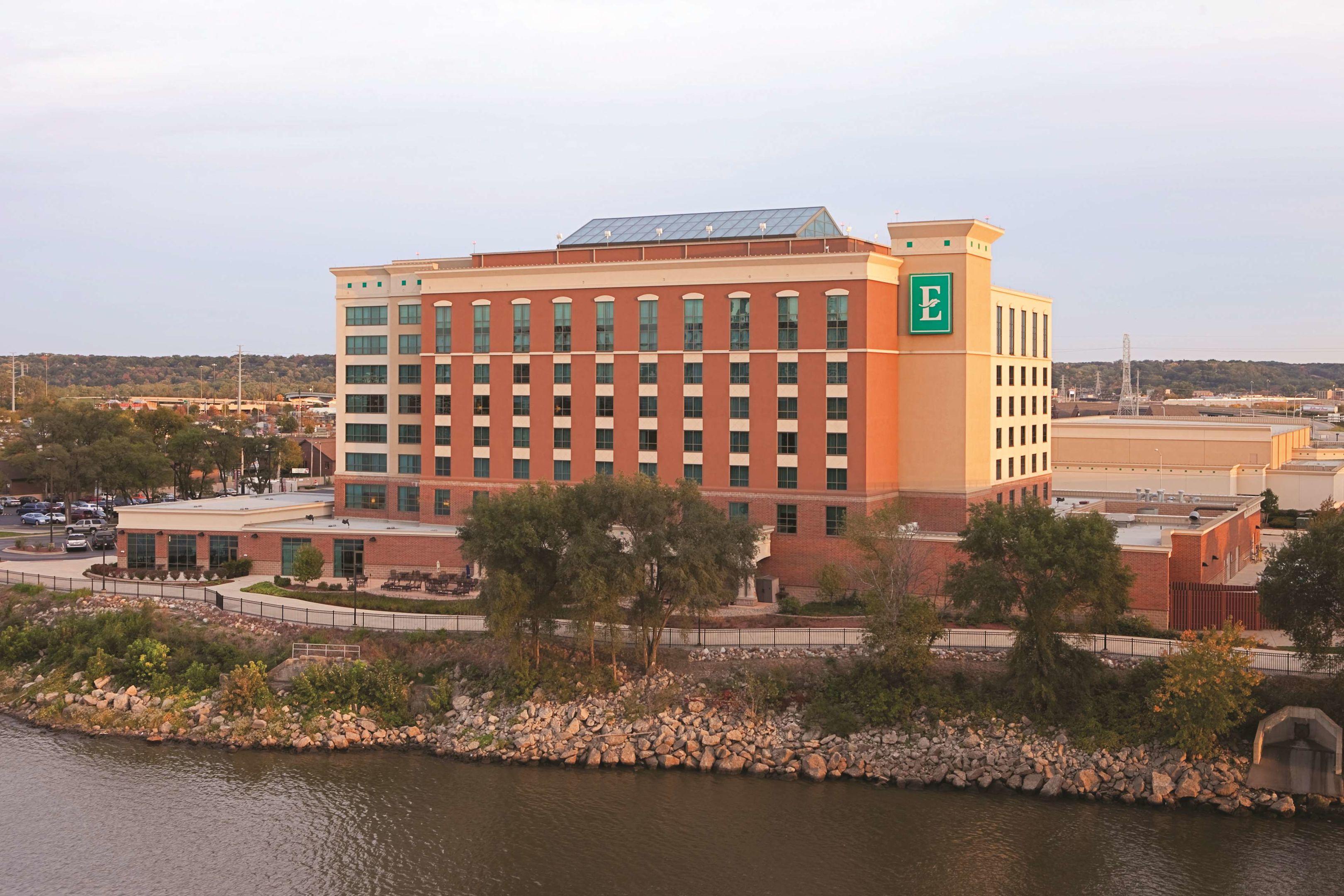 Embassy Suites East Peoria Hotel & Riverfront Conference Center — photo 5