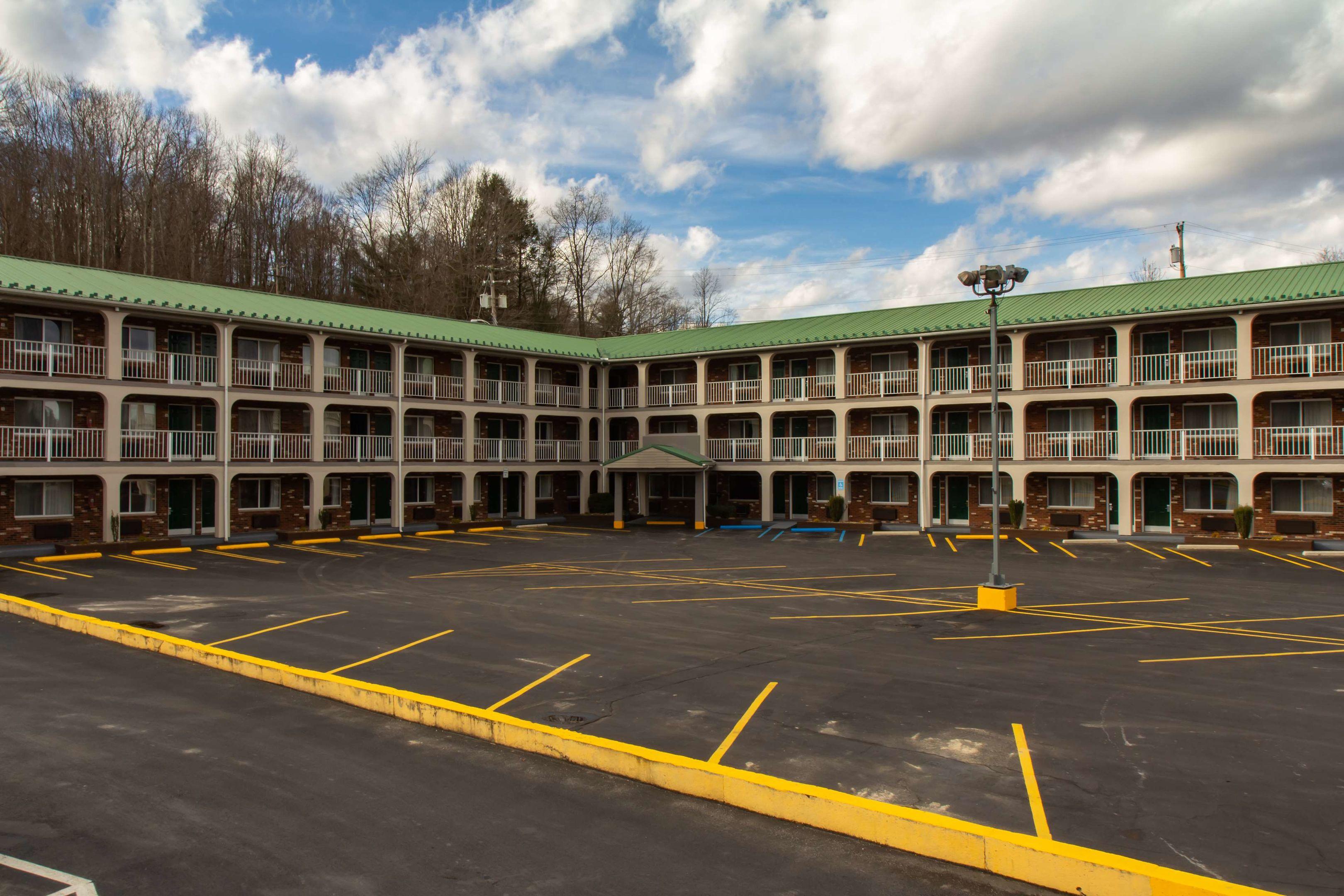 SureStay Hotel by Best Western Summersville — photo 3