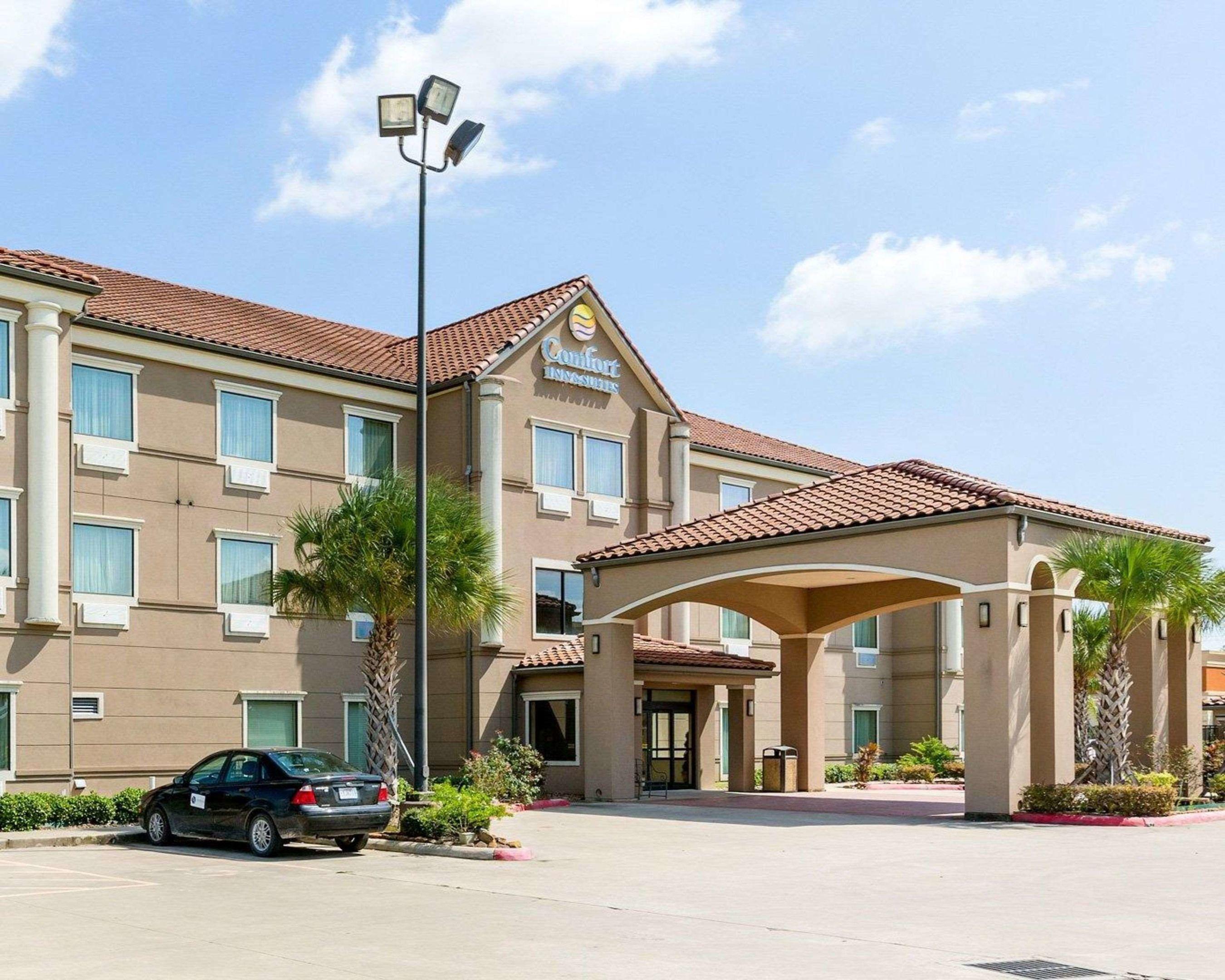 Comfort Inn & Suites — photo 4