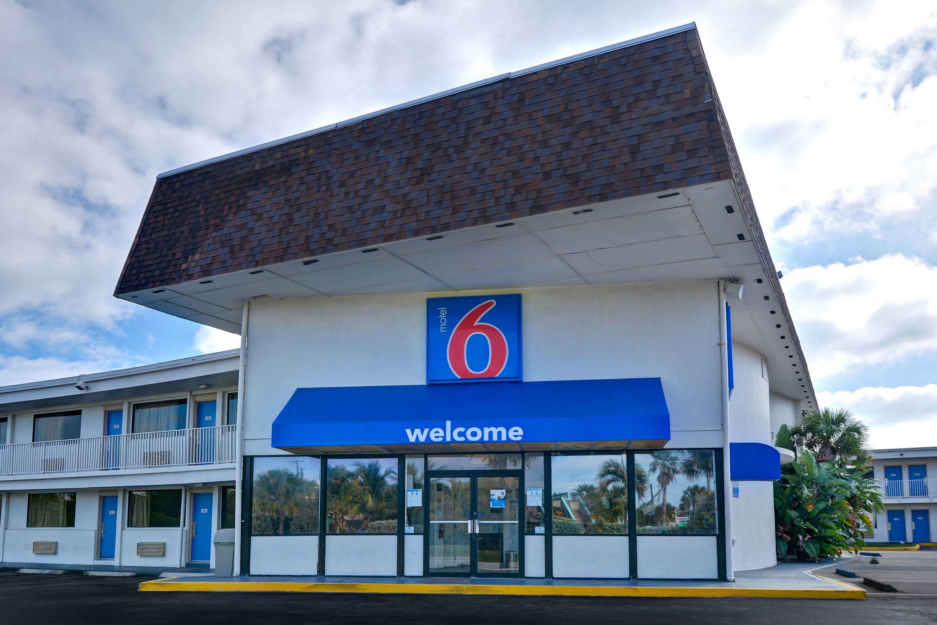 Motel 6 Cocoa Beach — photo 3