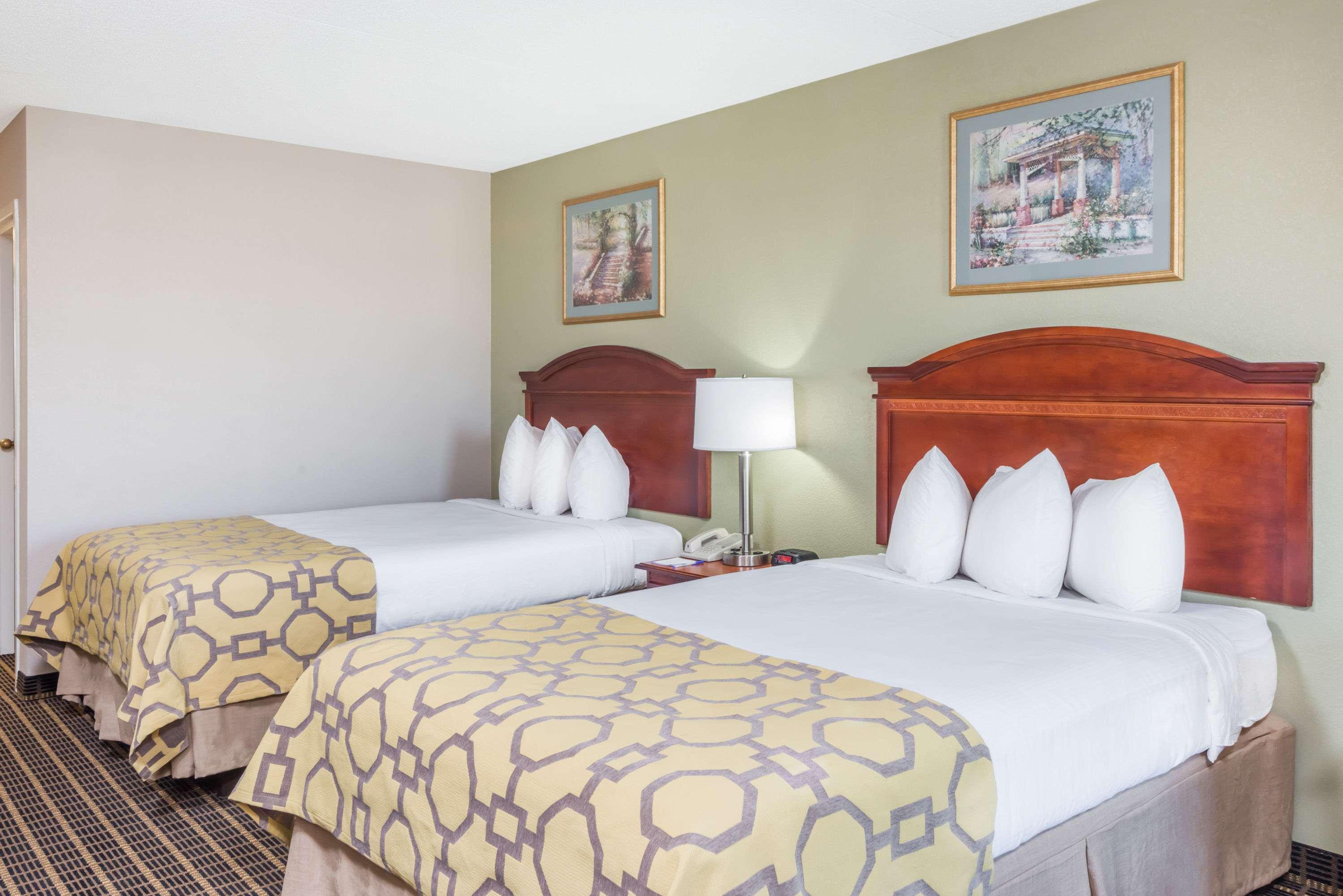 Baymont Inn & Suites Clarksville Northeast — photo 4