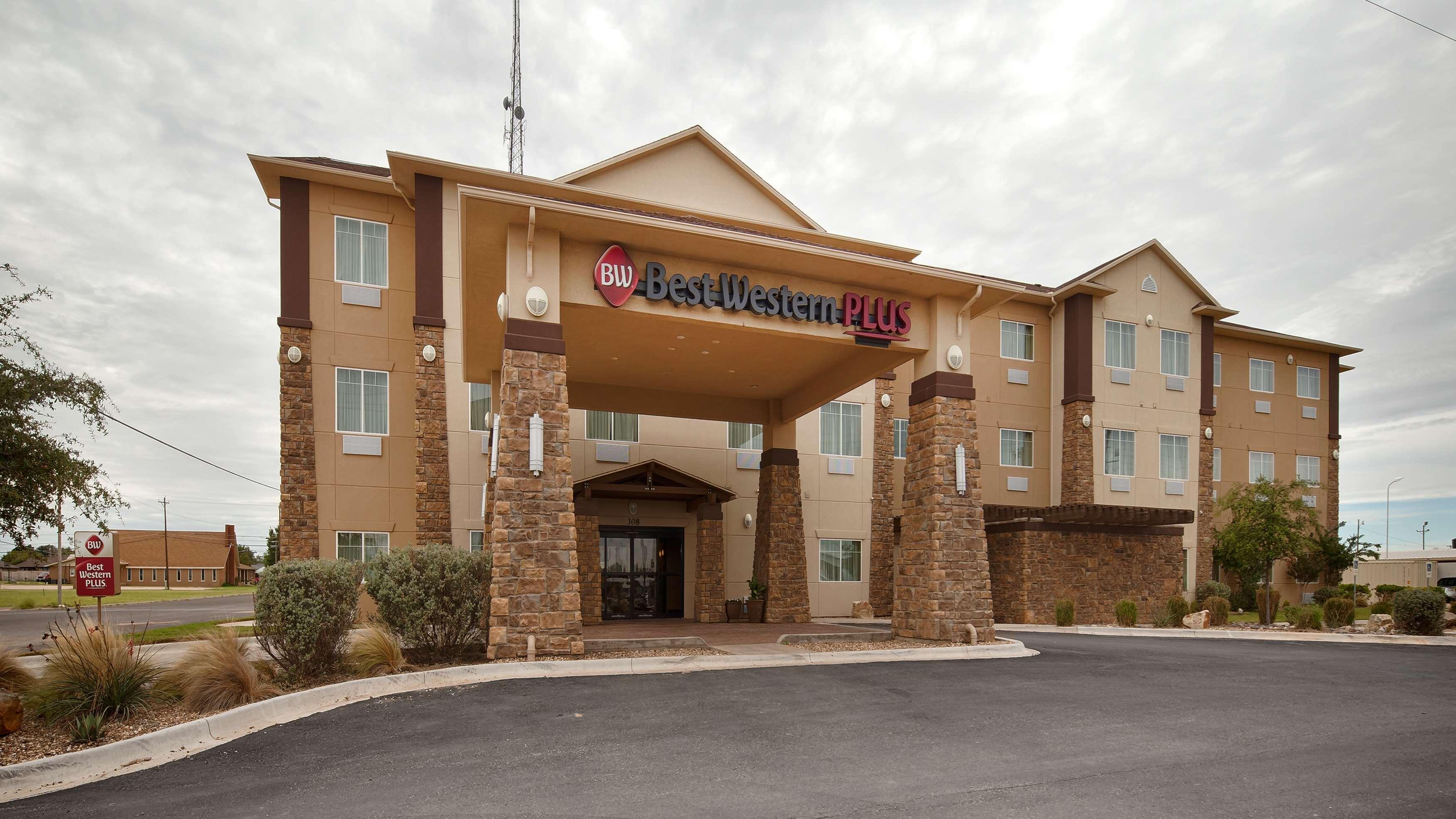 Best Western Plus Seminole Hotel & Suites — photo 3