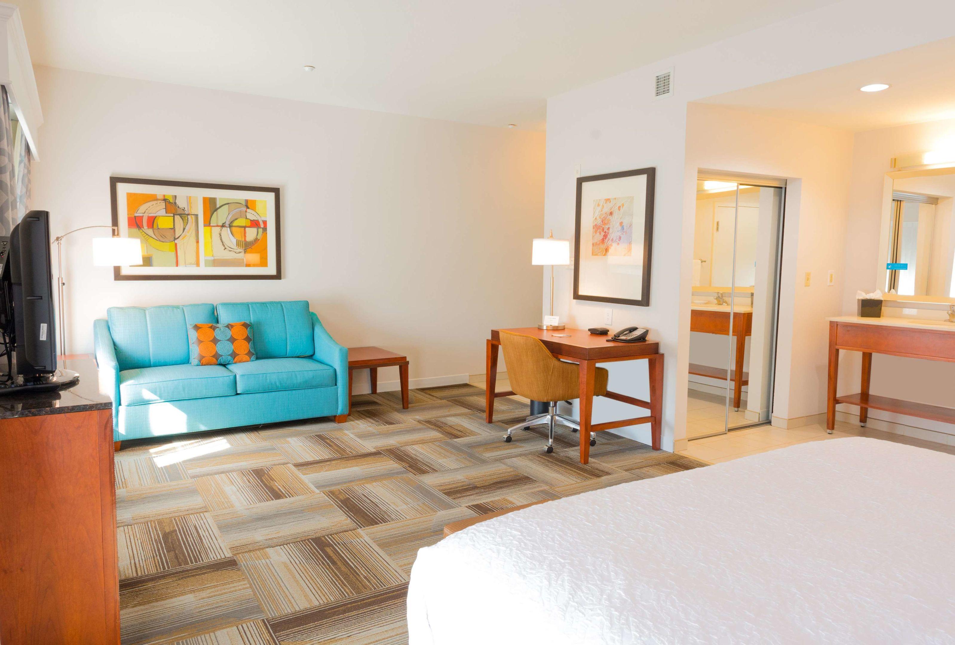 Hampton Inn & Suites Riverside/Corona East — photo 4