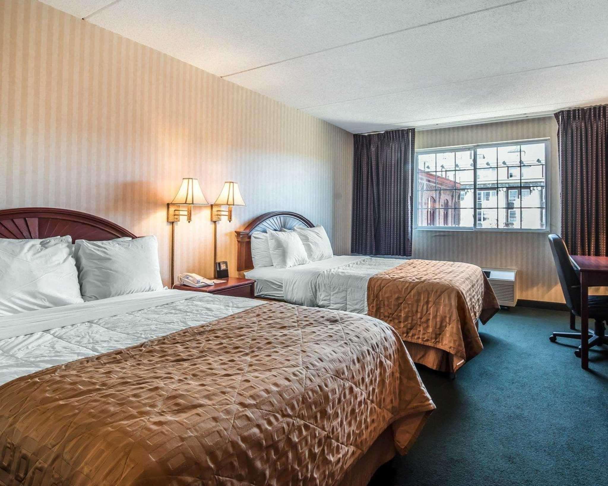 Clarion Hotel - Downtown - University Area — photo 5