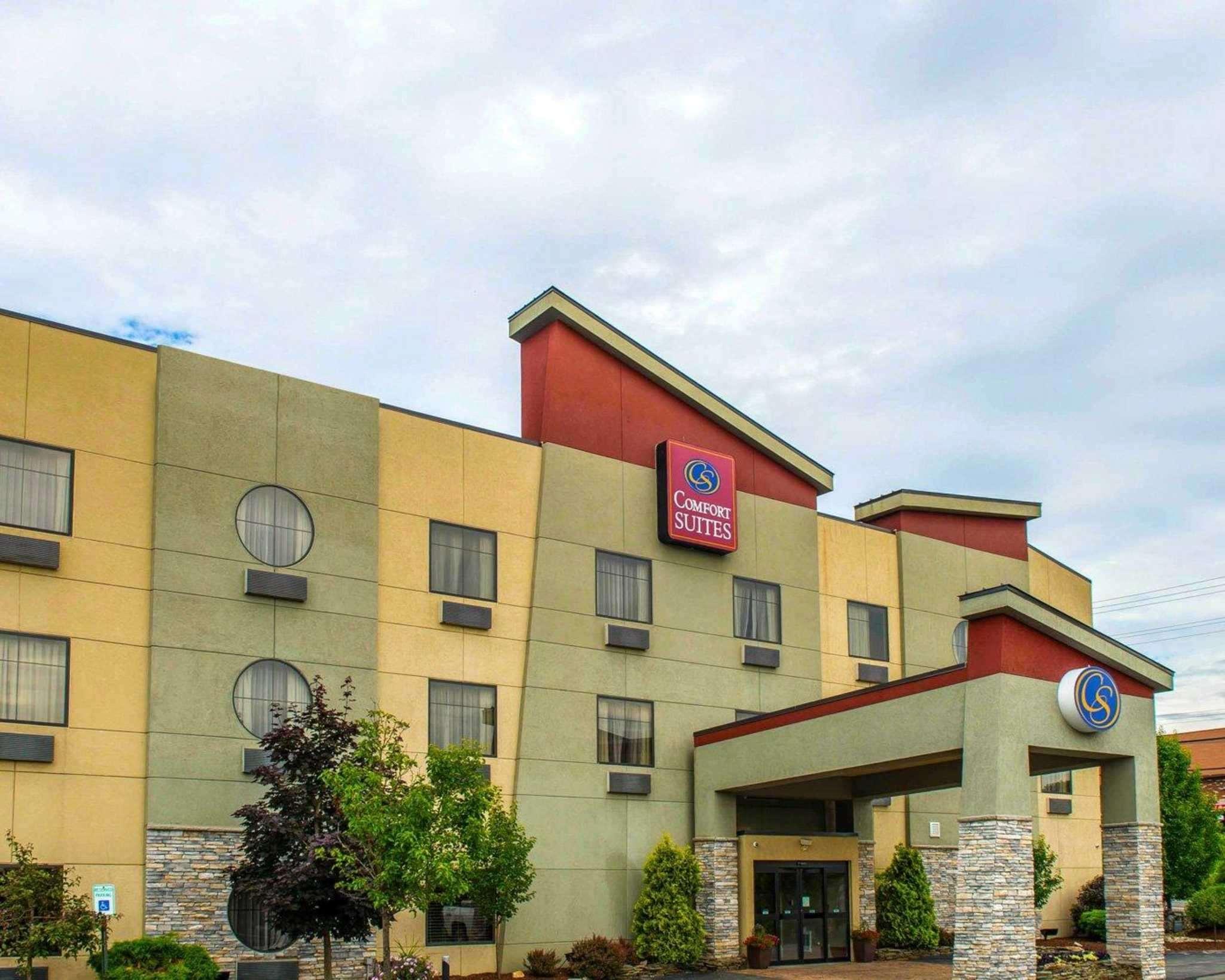 Comfort Suites — photo 3