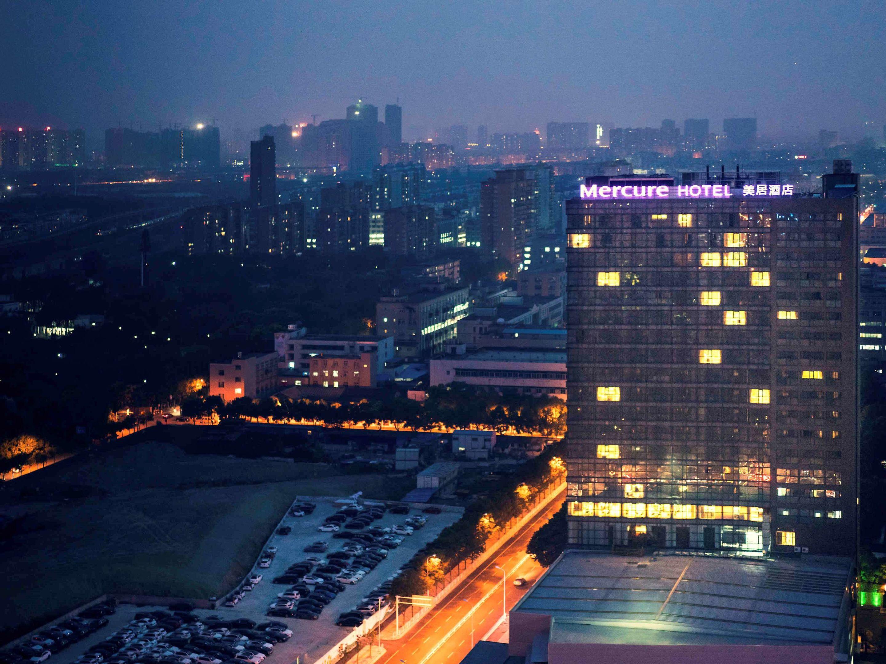 Mercure Wuhan Changqing Park