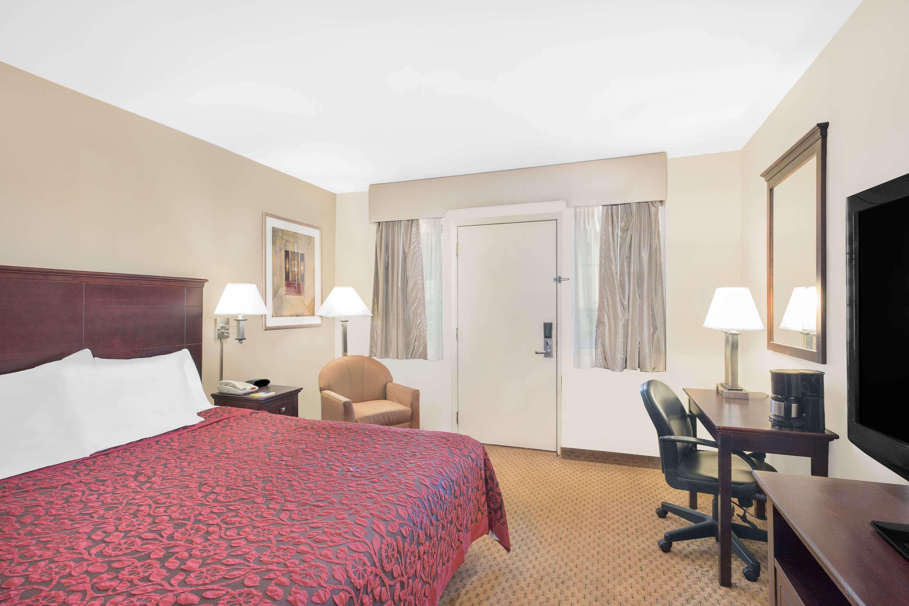 Days Inn by Wyndham Springfield/Phil.Intl Airport — photo 5
