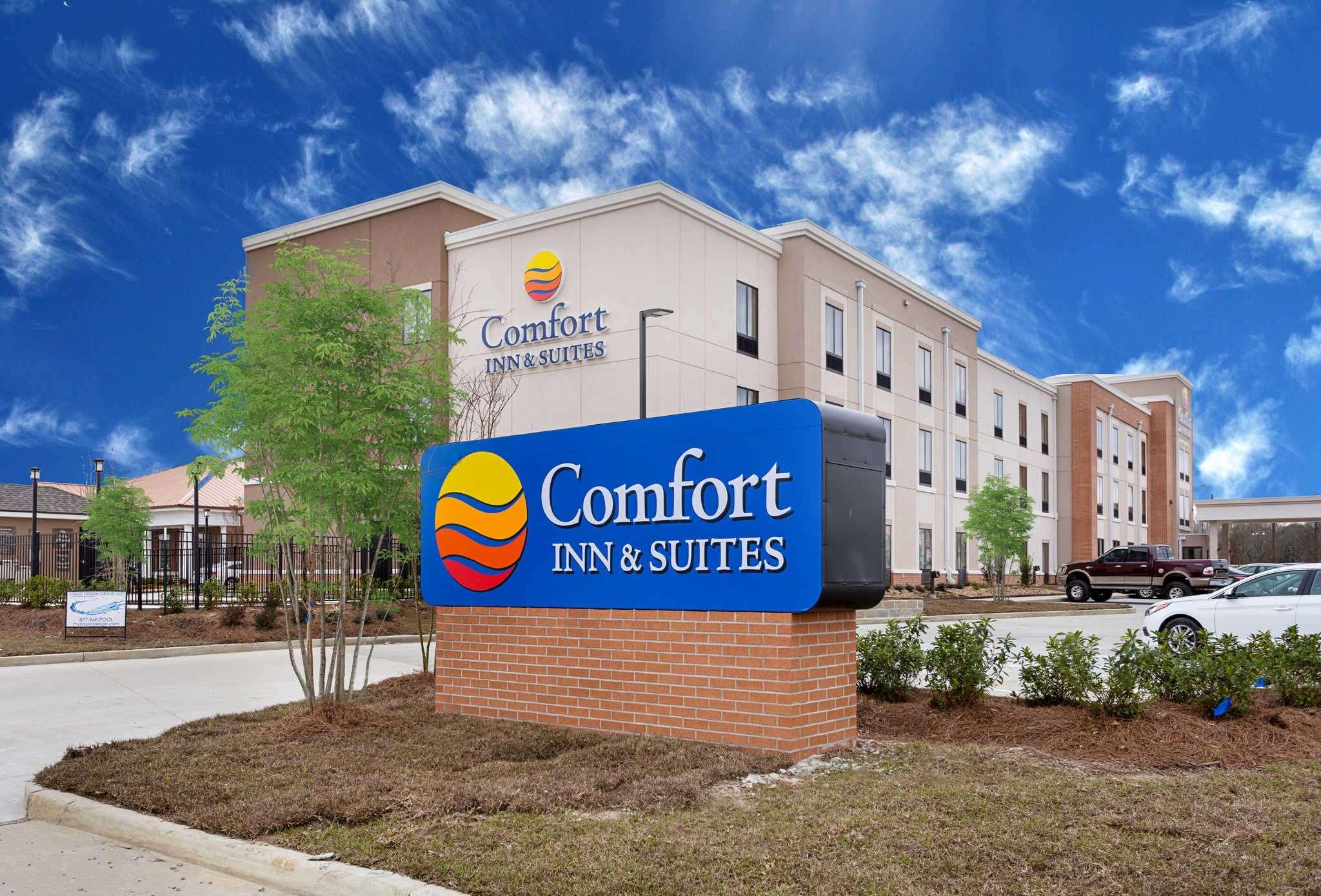Comfort Inn & Suites — photo 3