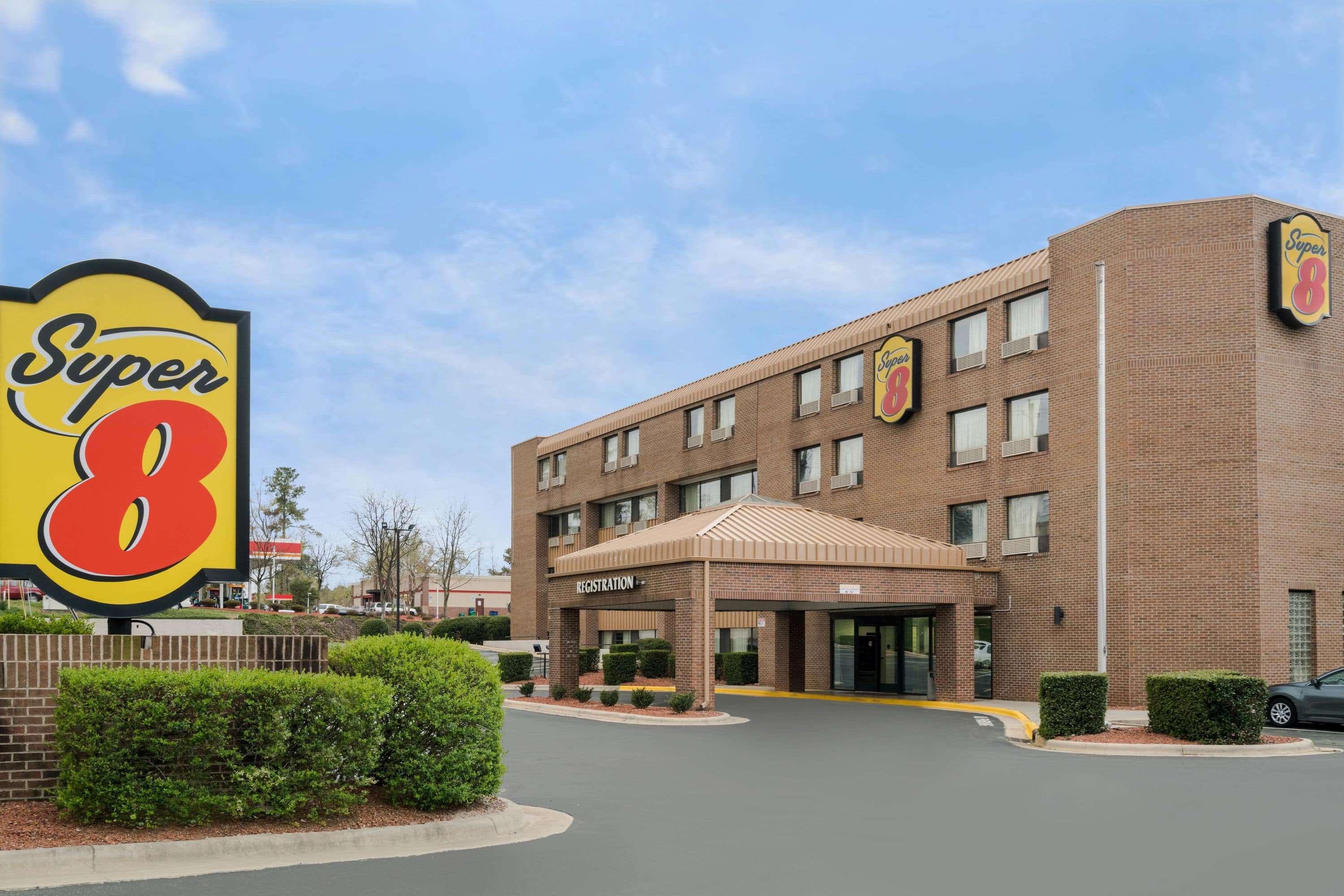 Super 8 By Wyndham Raleigh North East — photo 5