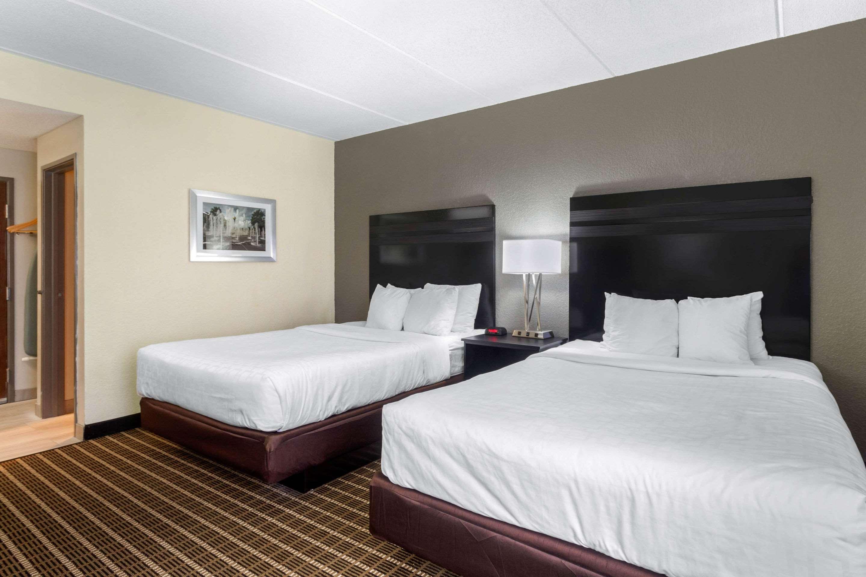 Clarion Inn & Suites — photo 3